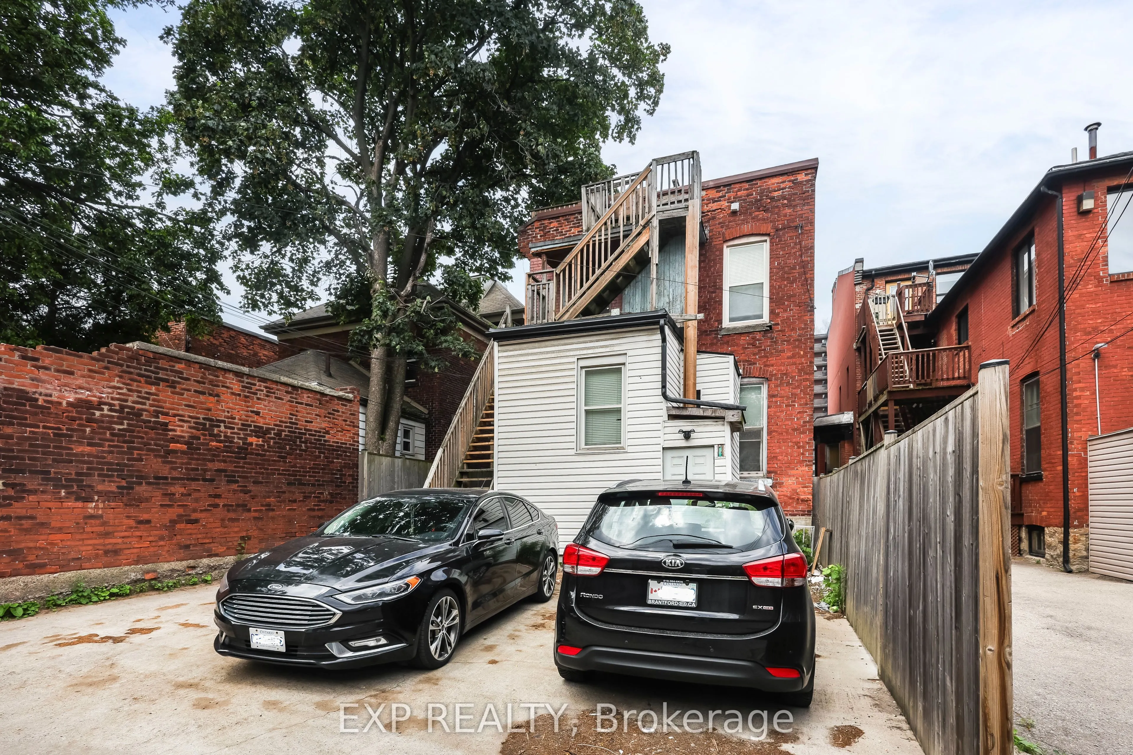 47 Wellington Street S