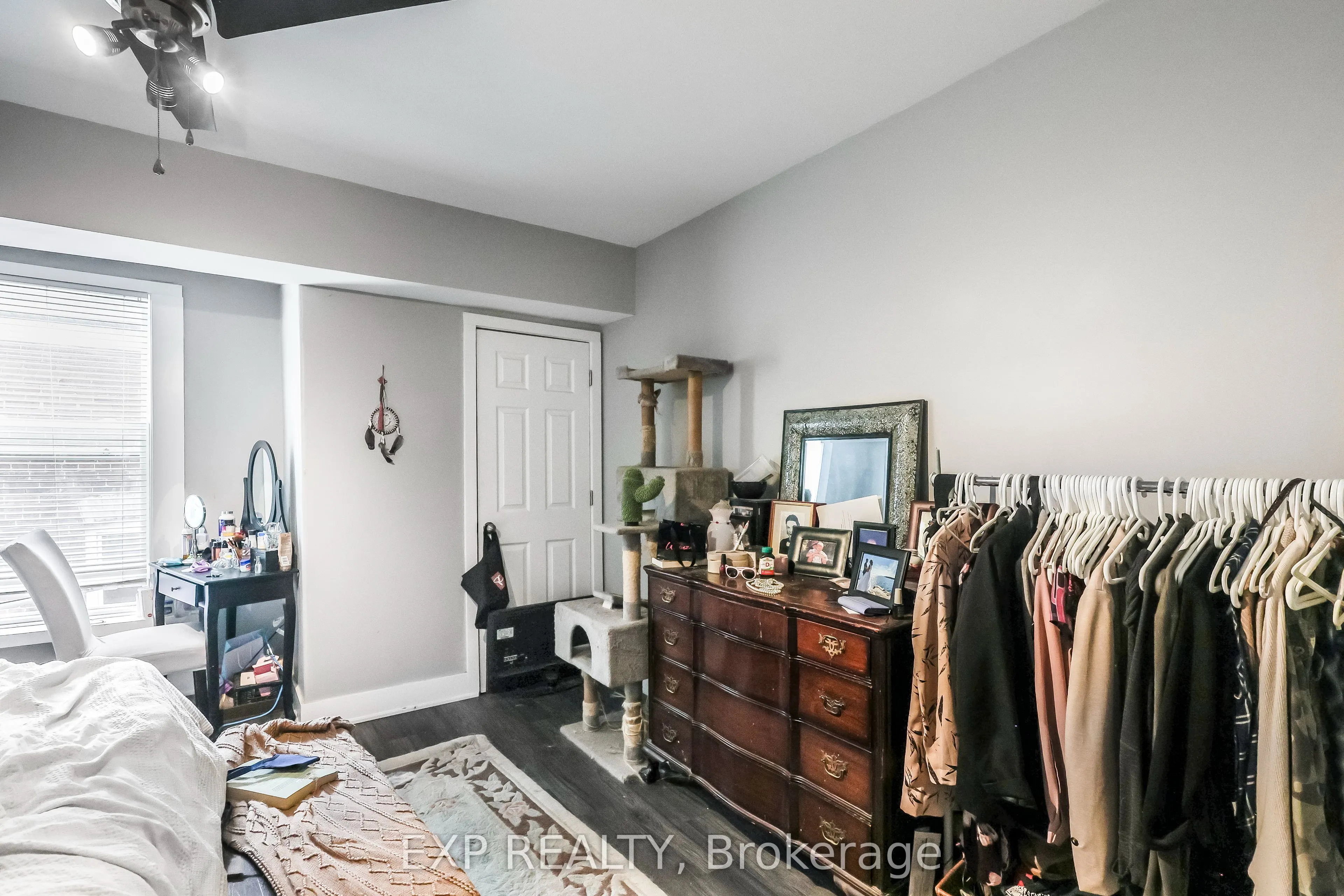 47 Wellington Street S