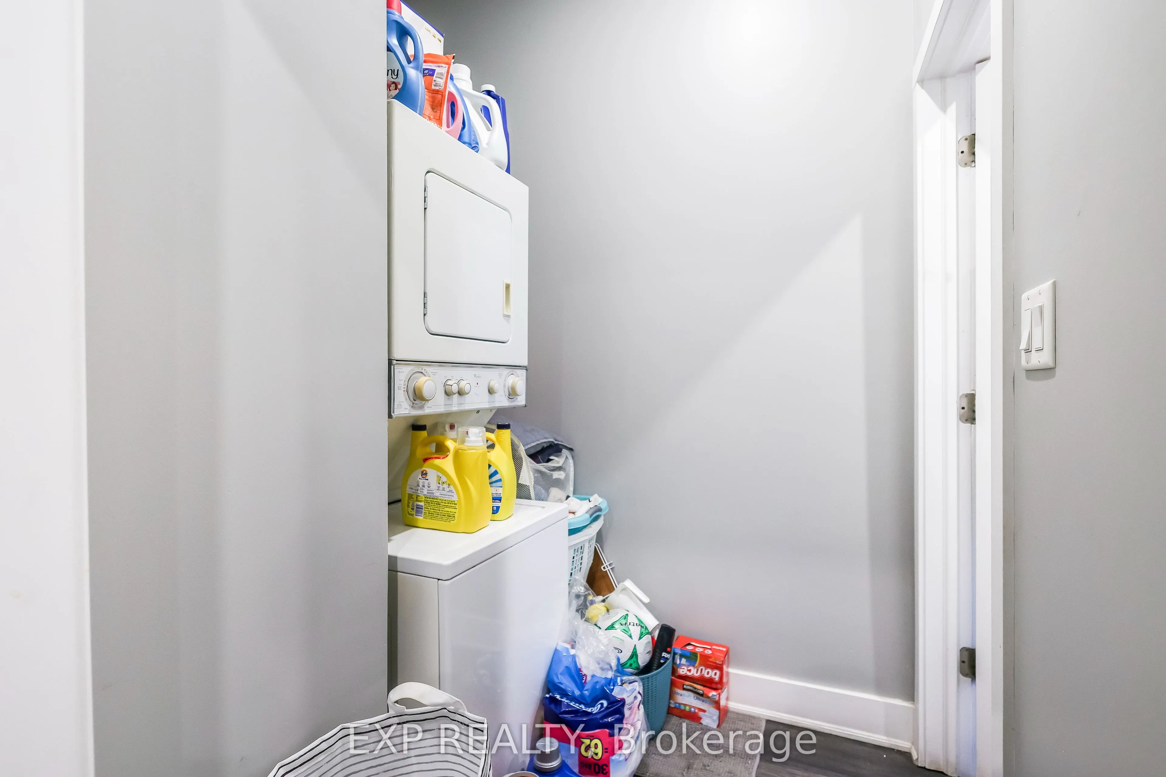 47 Wellington Street S