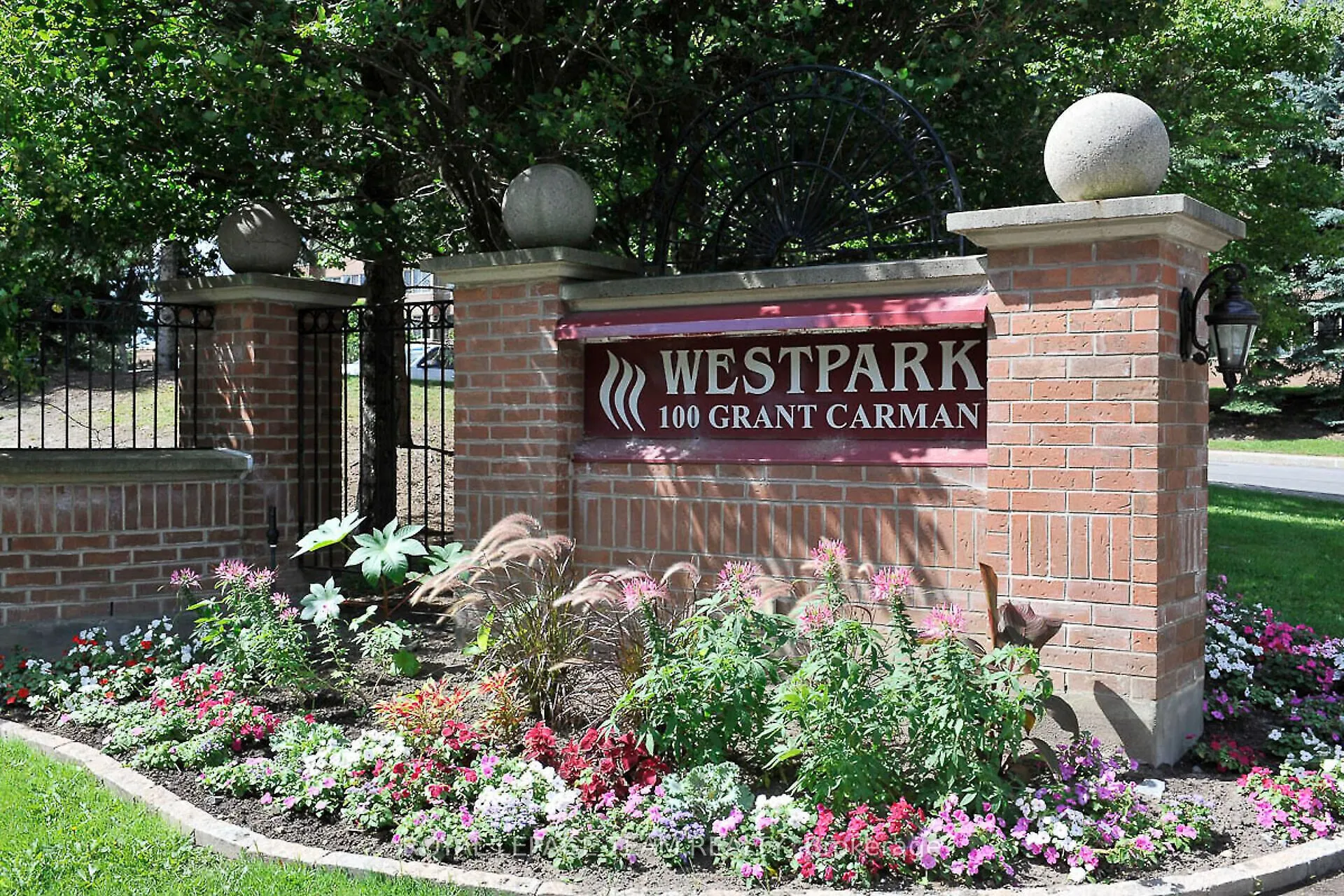 100 Grant Carman Drive, #804