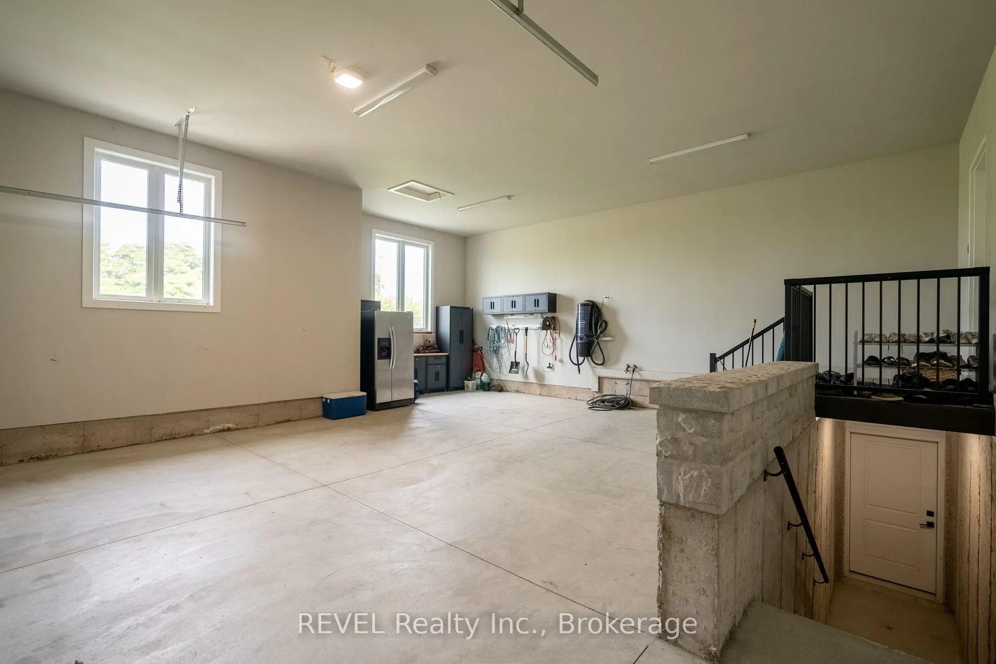 864 CONCESSION 1 RD Road