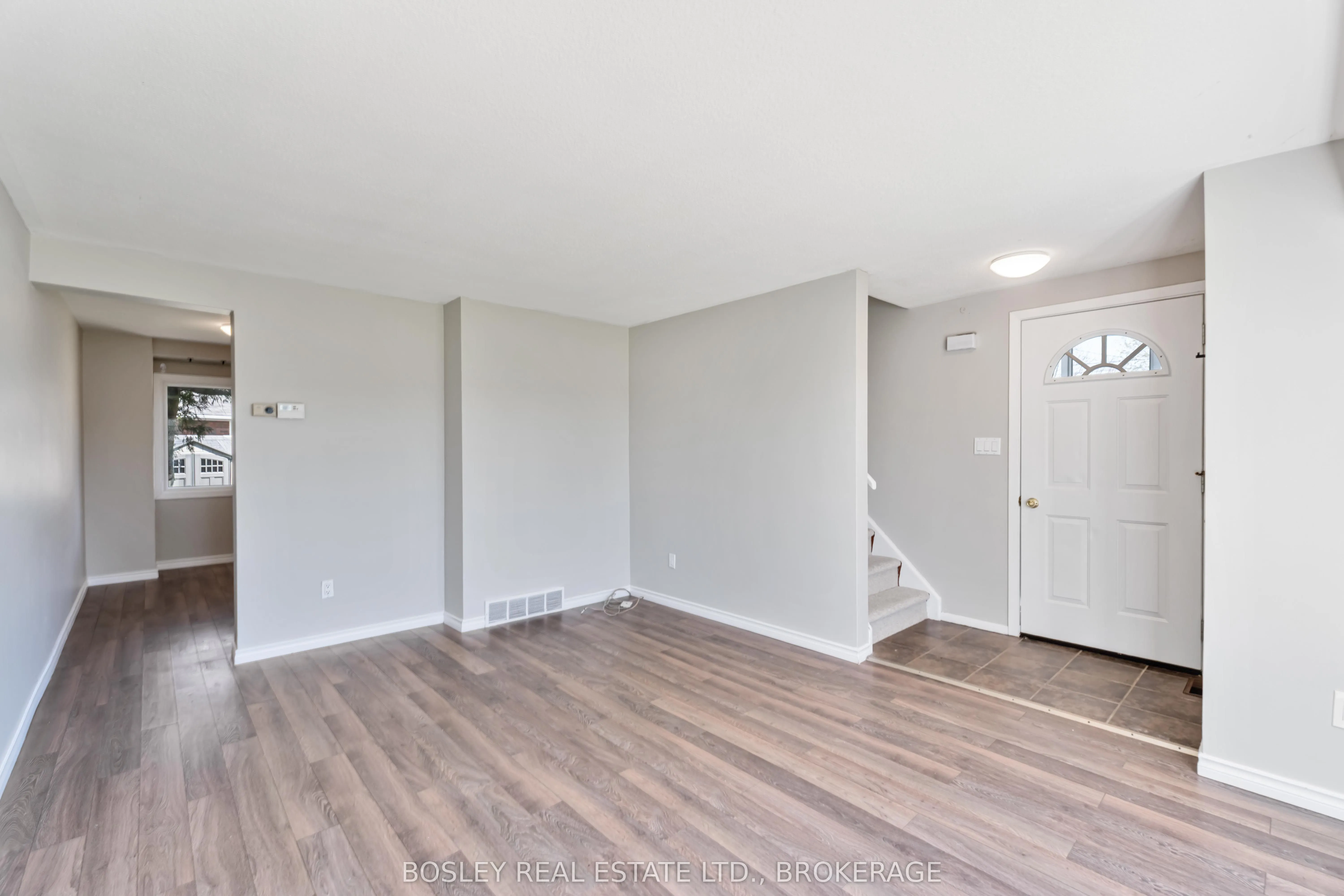 2 CRESCENTWOOD Drive