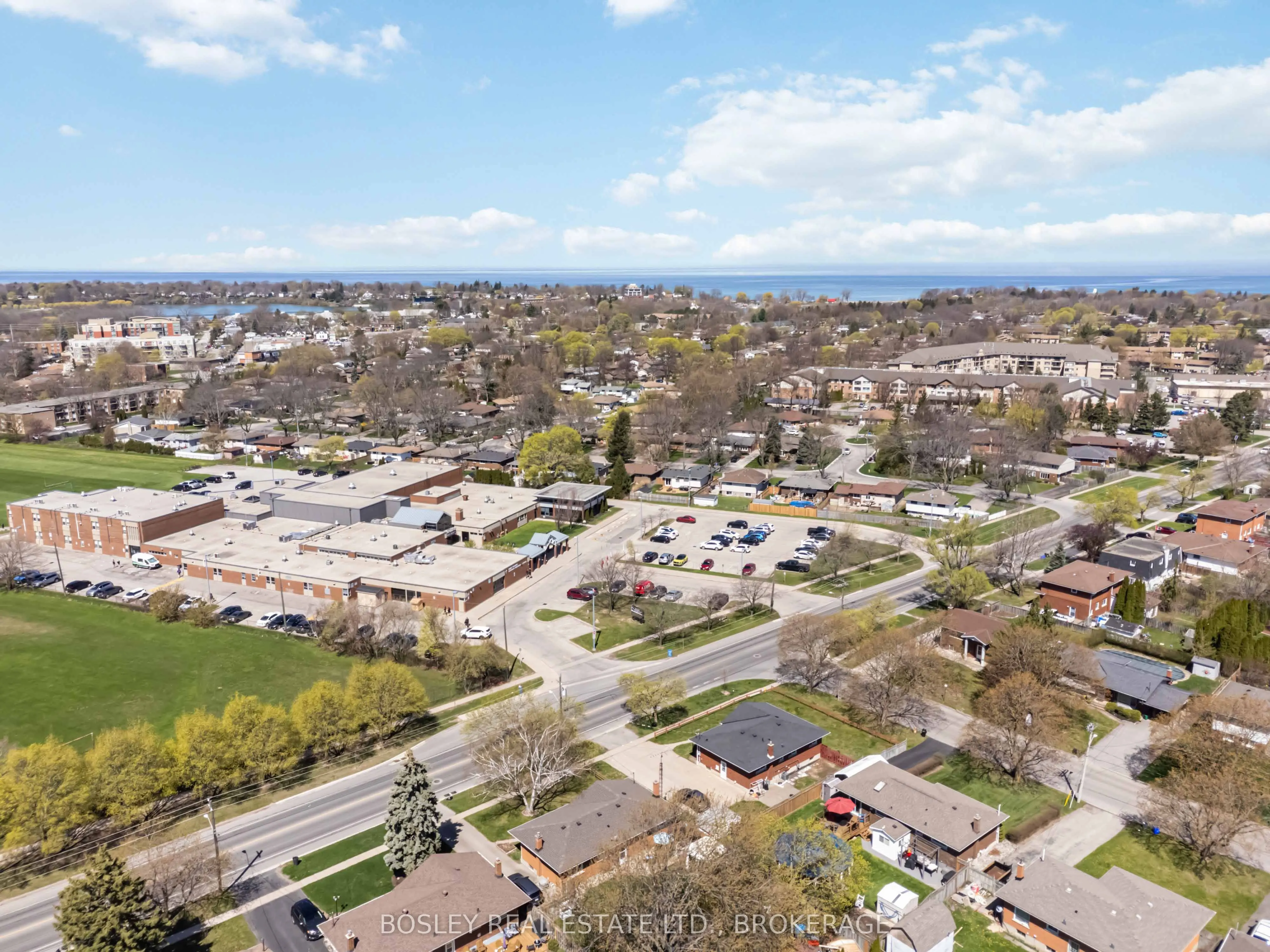 2 CRESCENTWOOD Drive