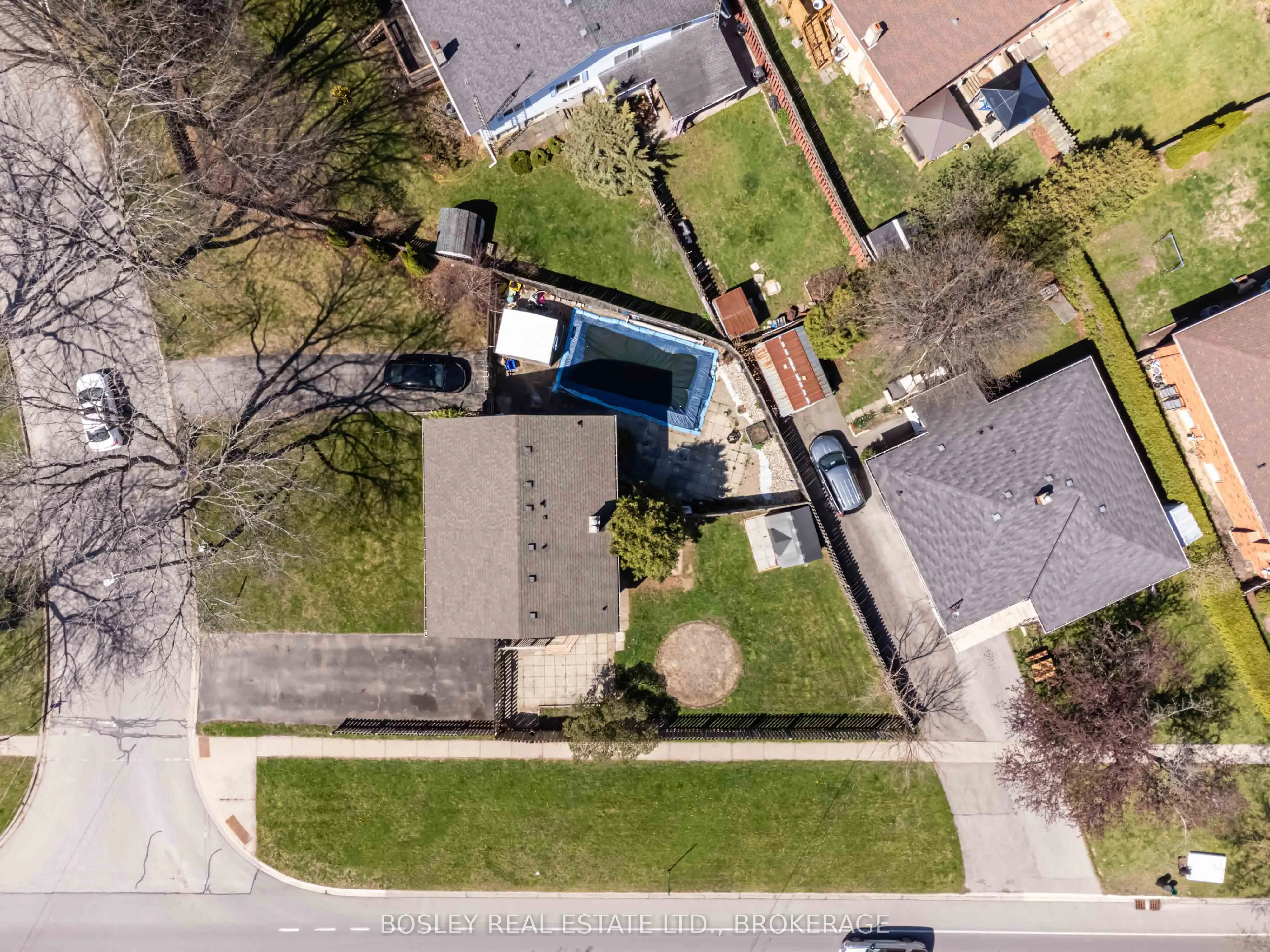 2 CRESCENTWOOD Drive