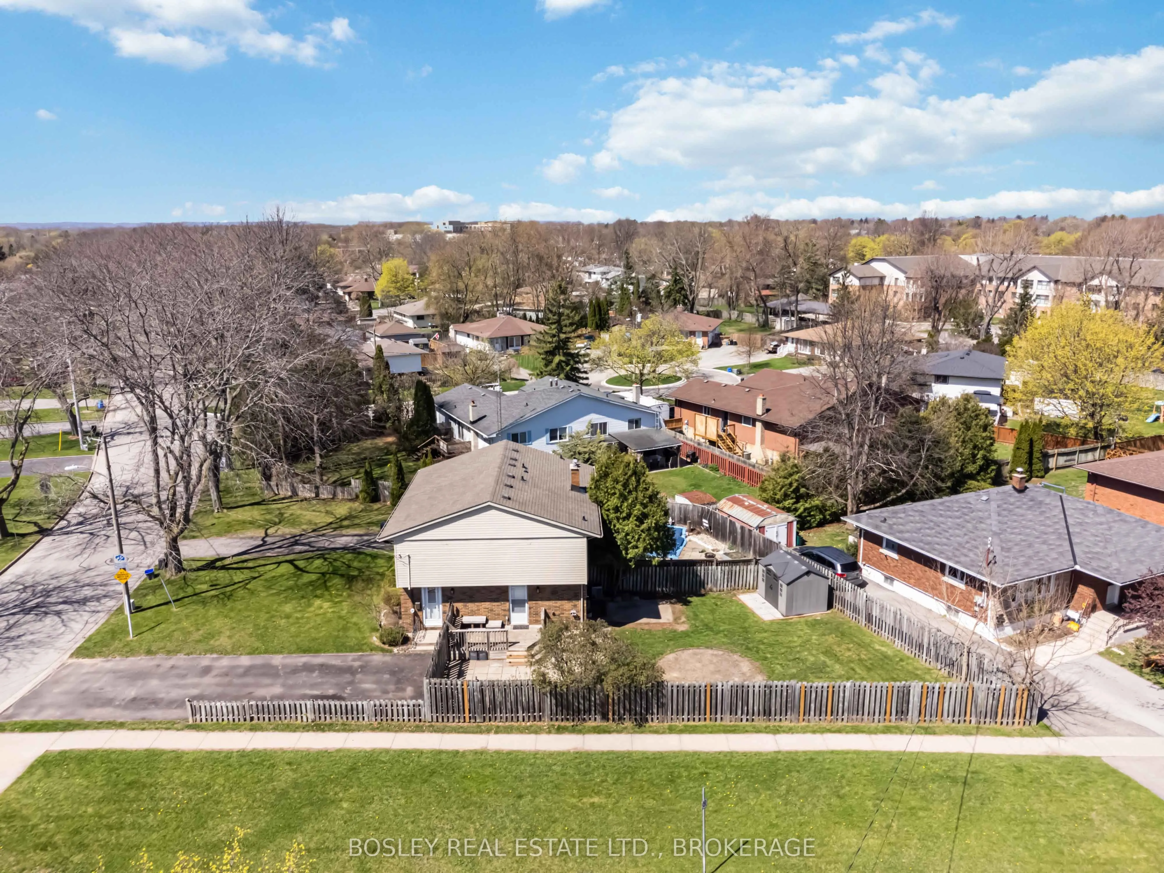 2 CRESCENTWOOD Drive