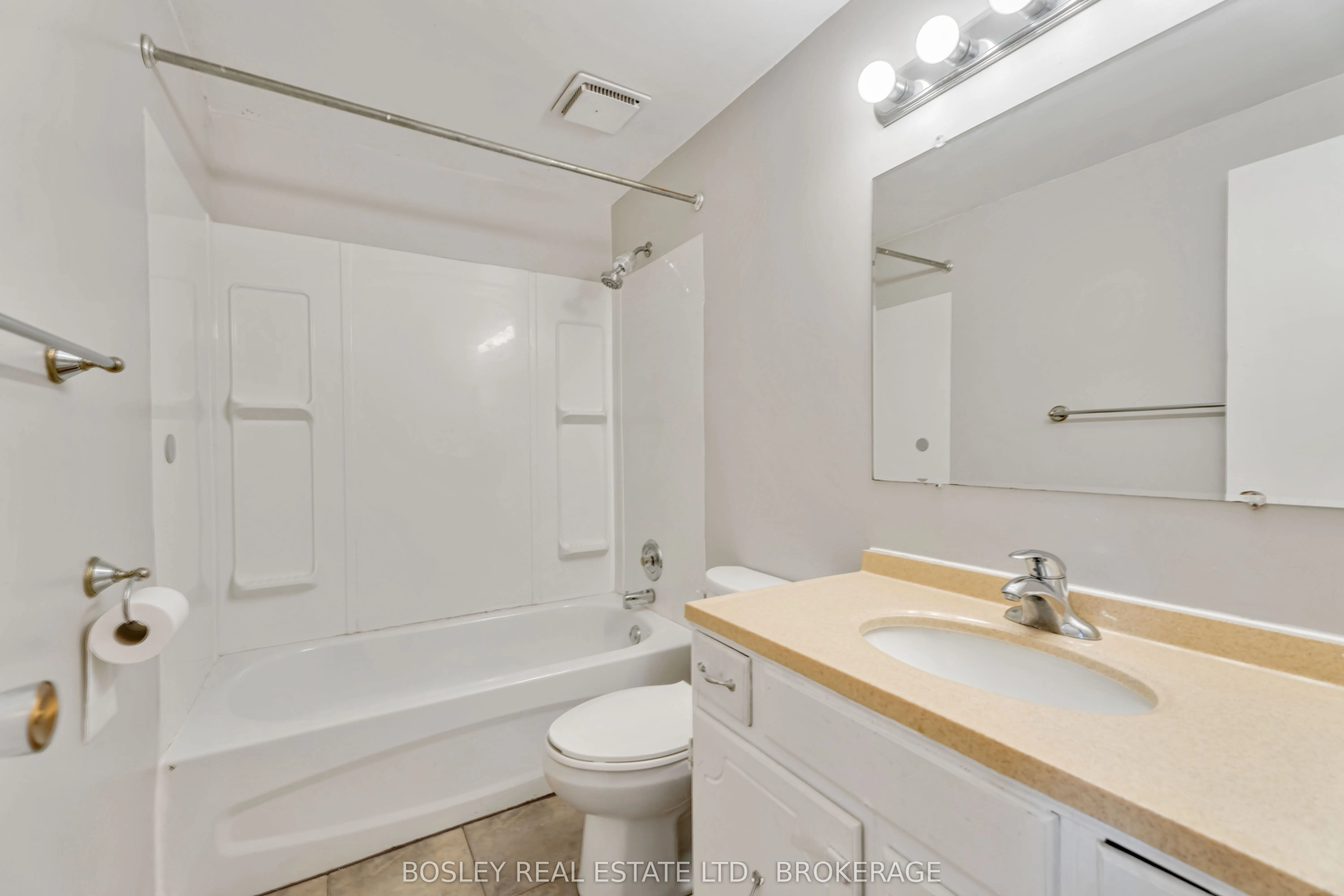 2 CRESCENTWOOD Drive