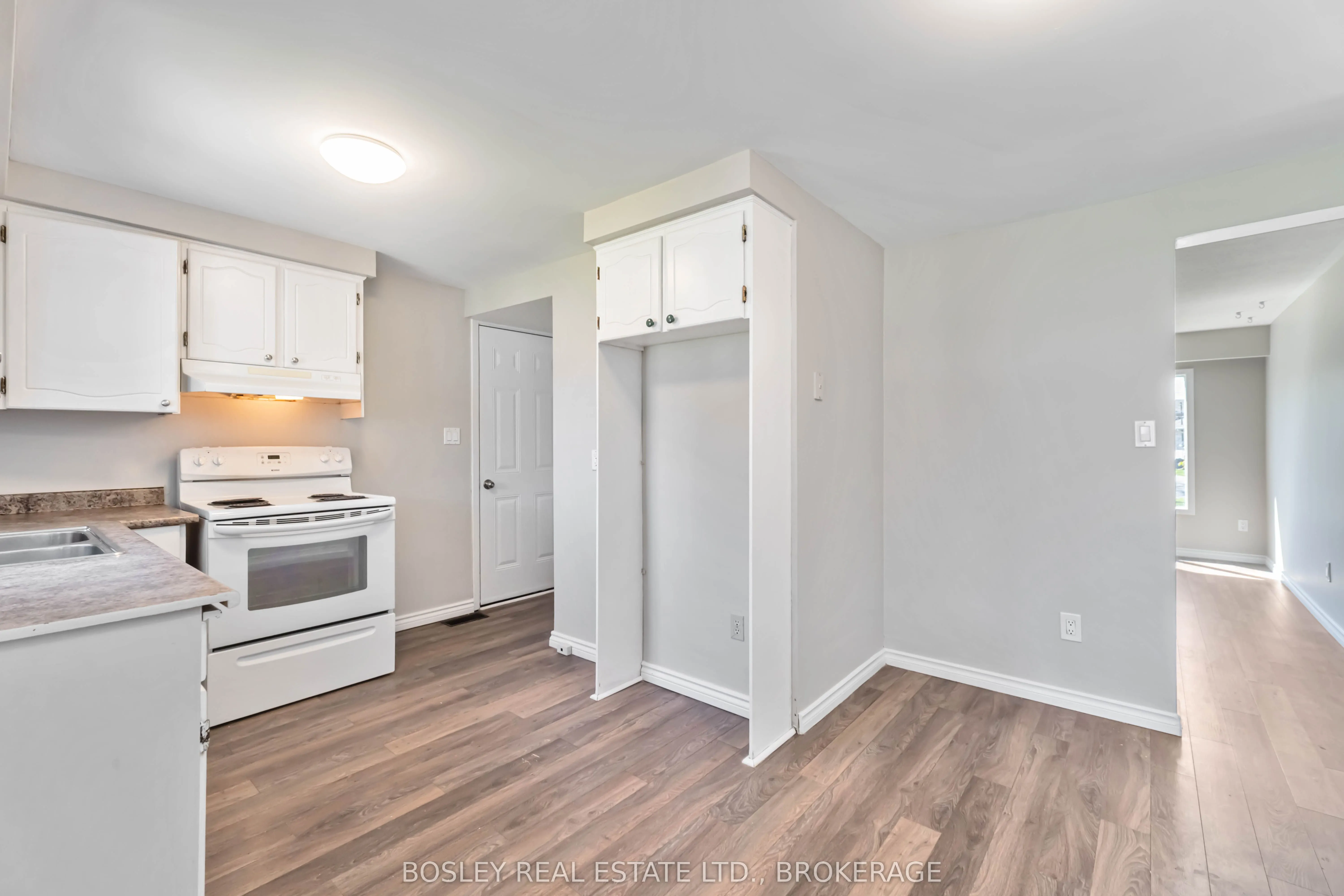 2 CRESCENTWOOD Drive