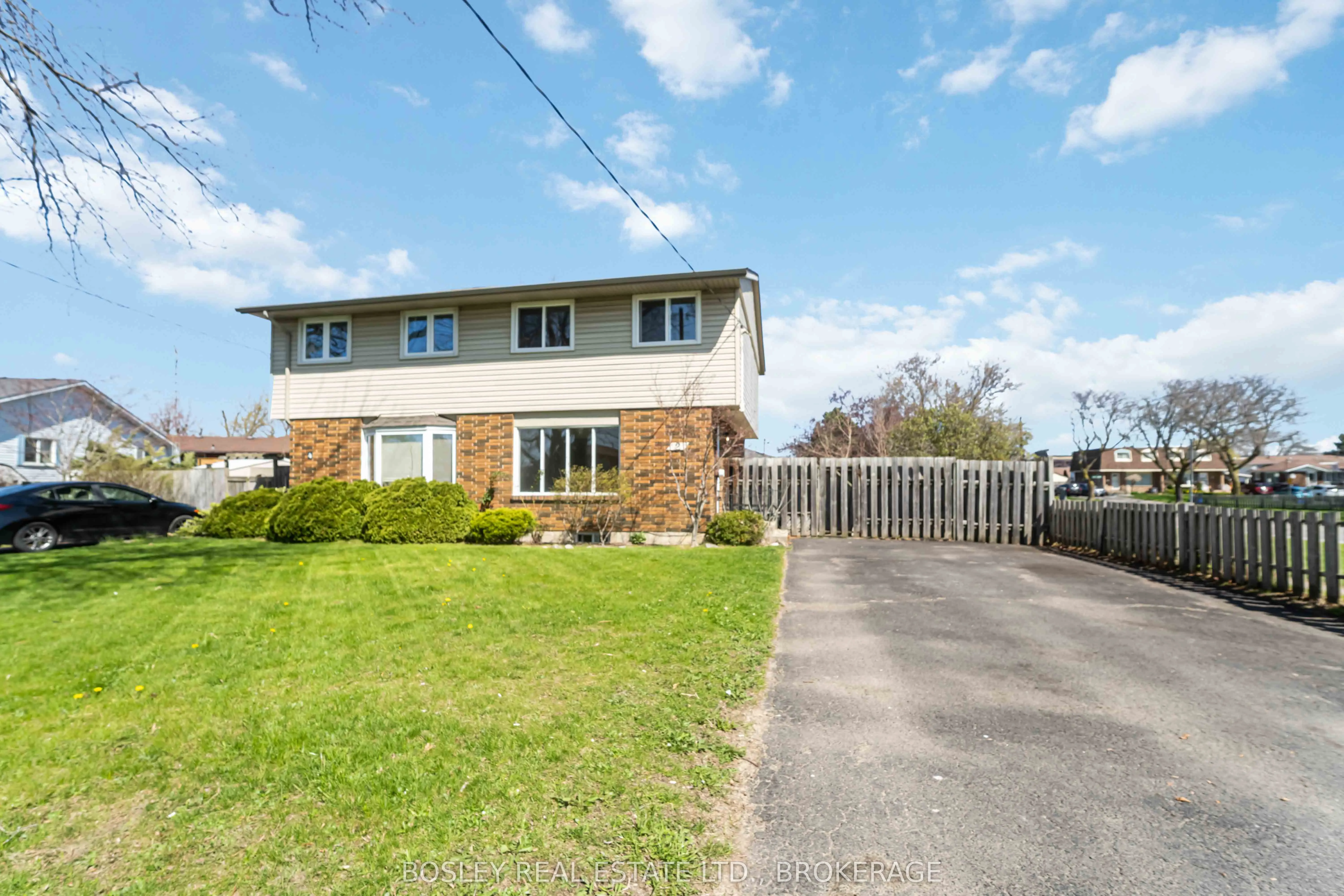 2 CRESCENTWOOD Drive