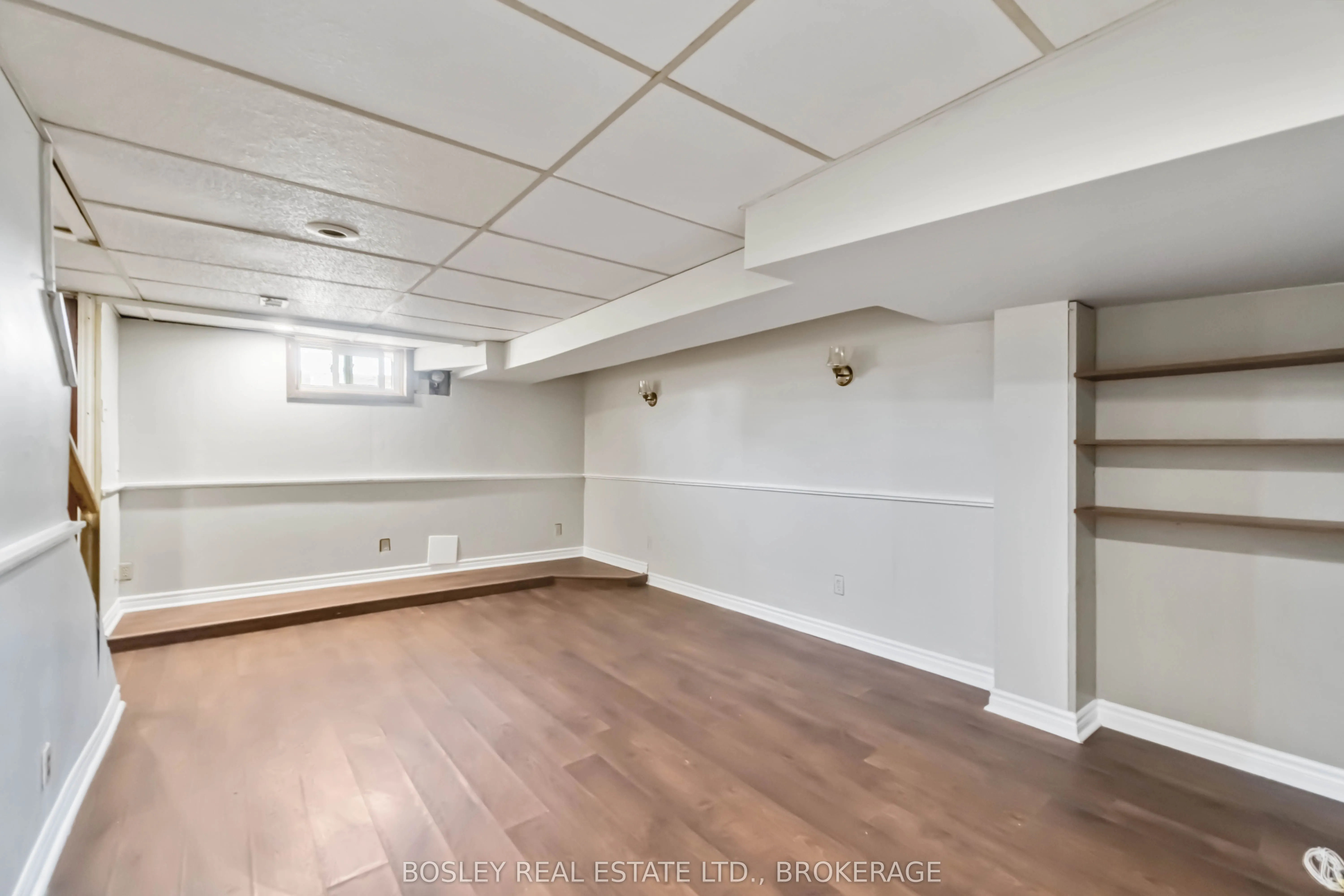 2 CRESCENTWOOD Drive