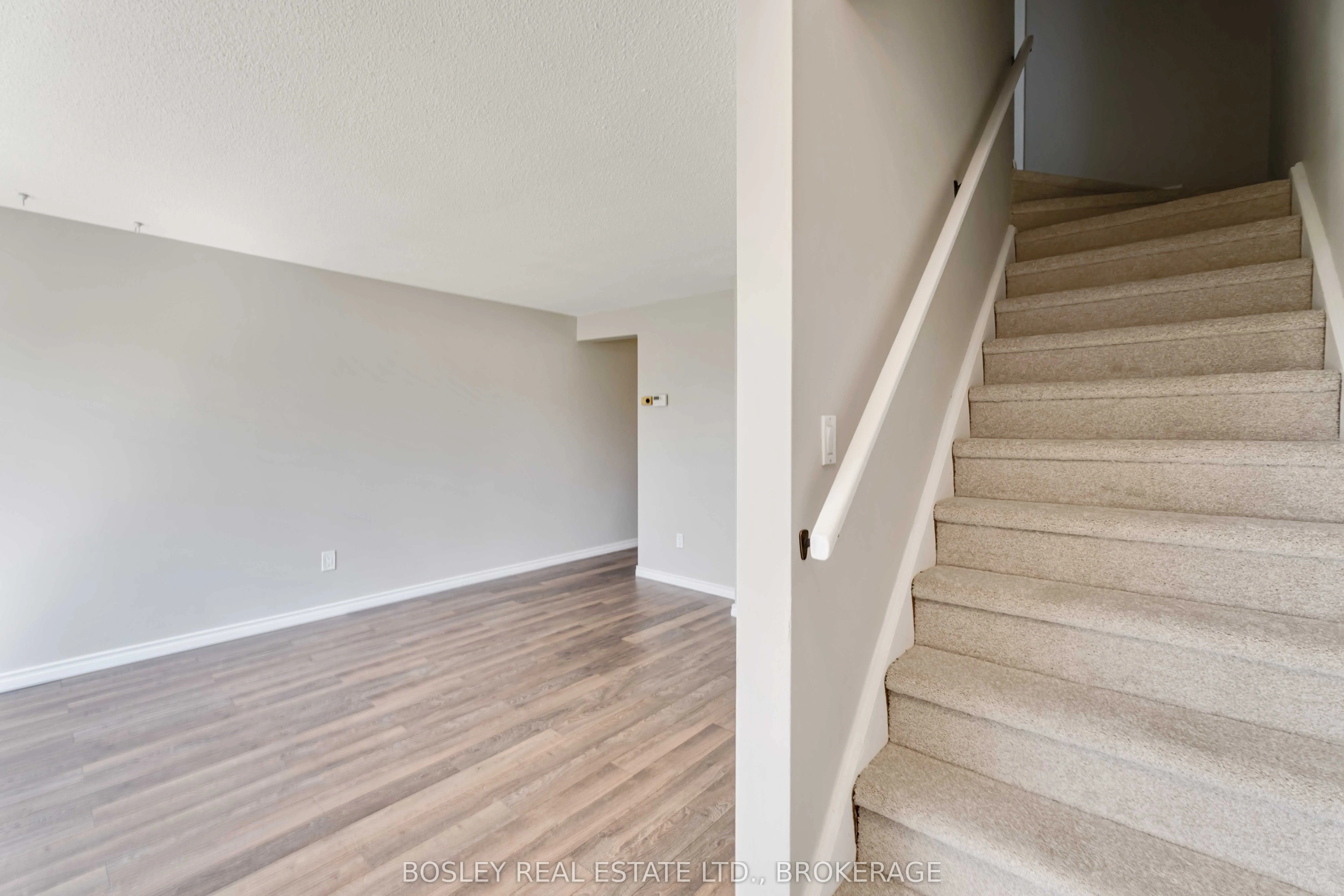 2 CRESCENTWOOD Drive