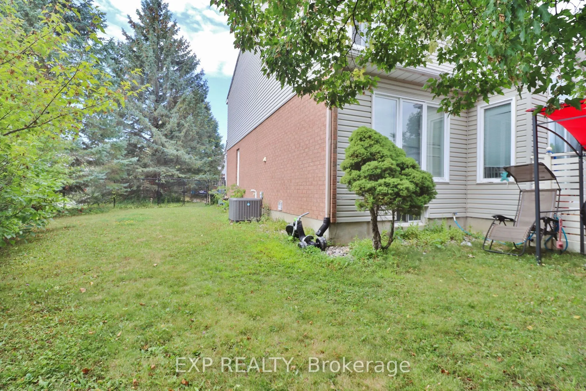 2127 LAUZON Street