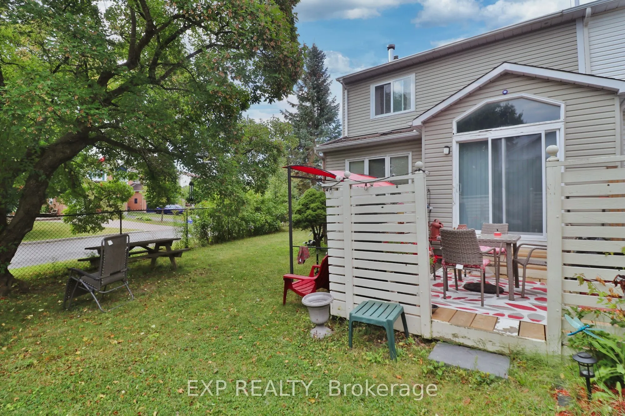2127 LAUZON Street