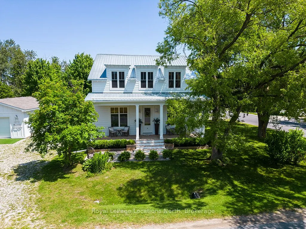 46 King Street W
