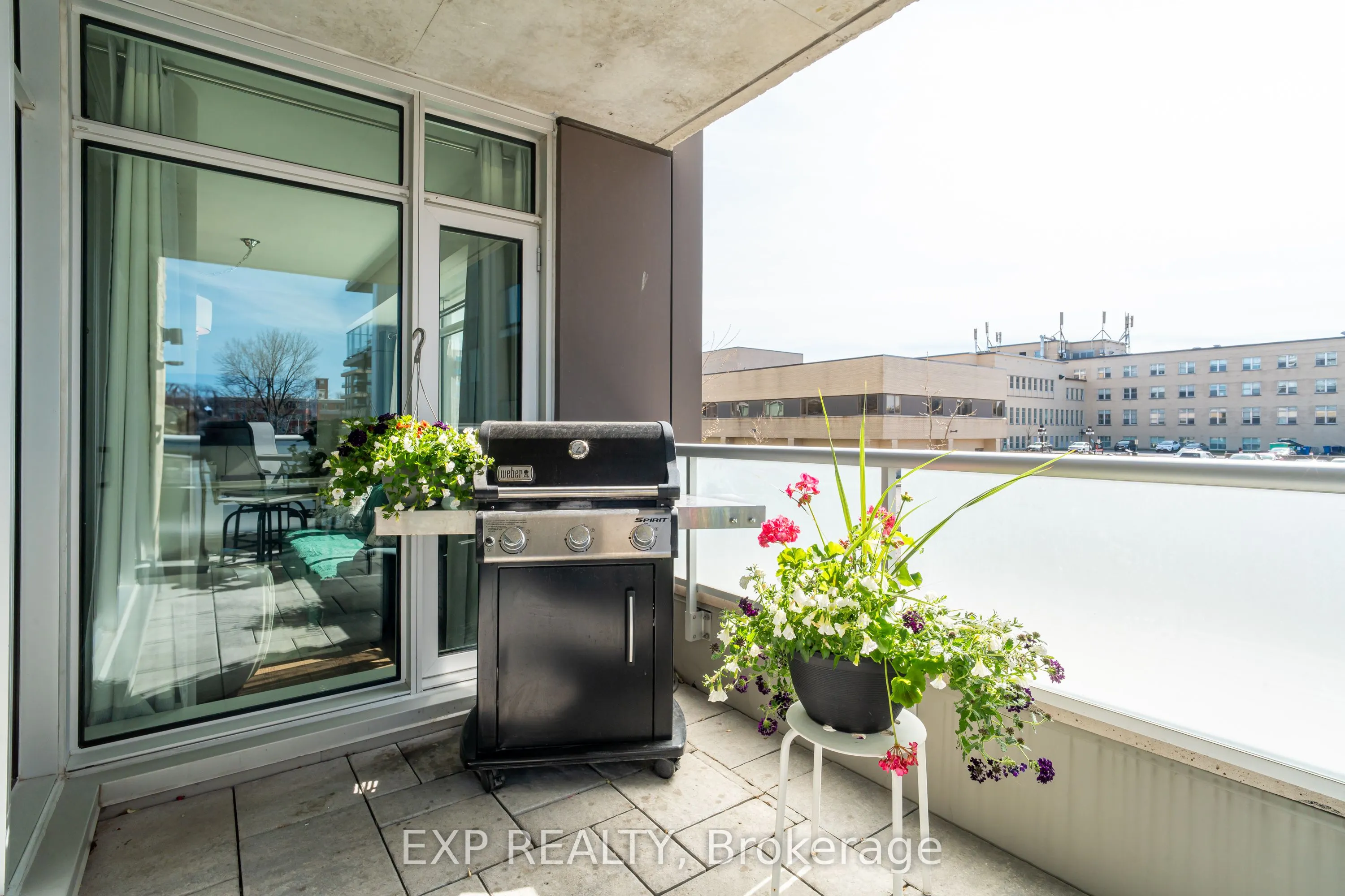 570 De Mazenod Avenue, #209