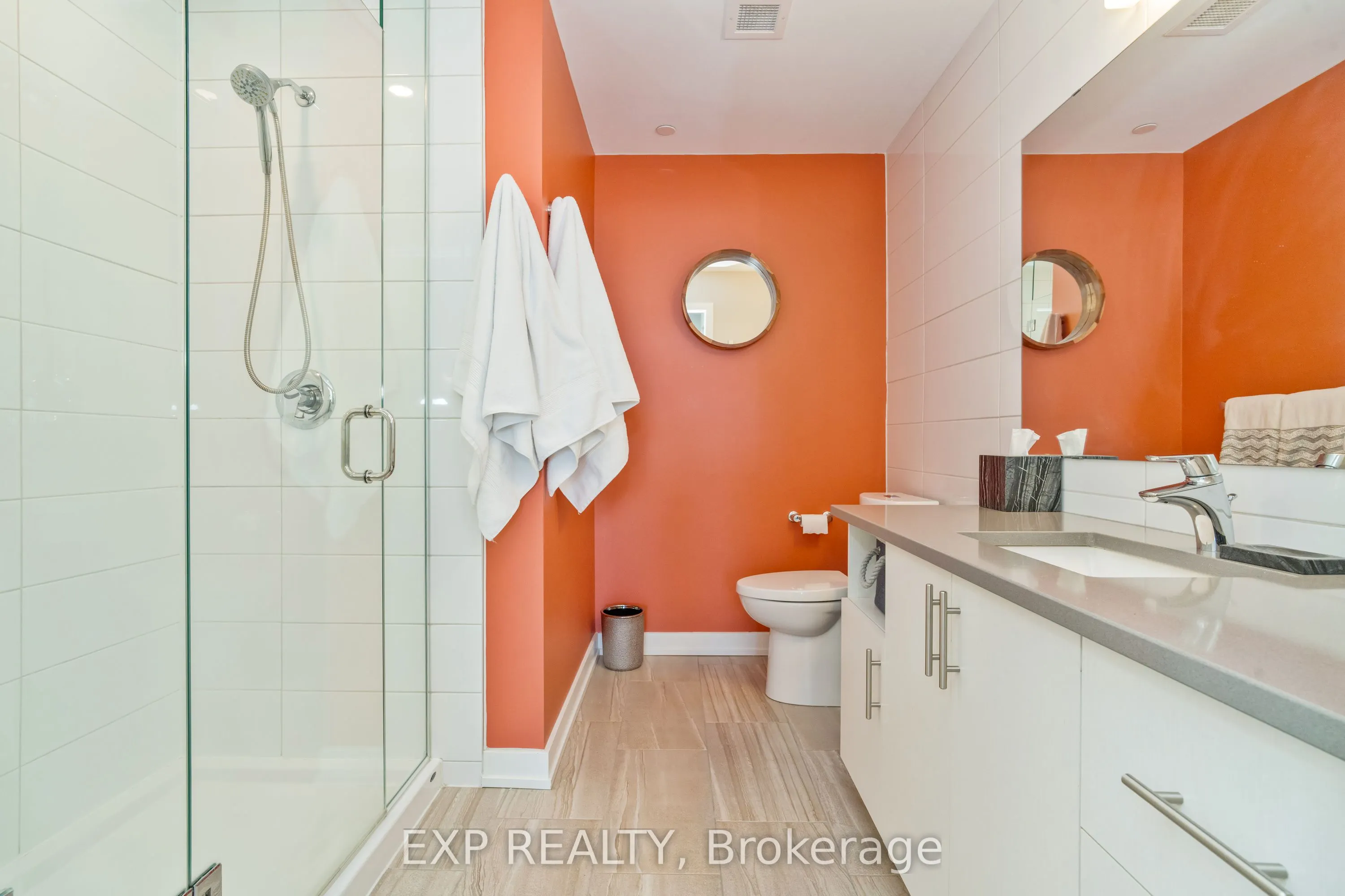 570 De Mazenod Avenue, #209