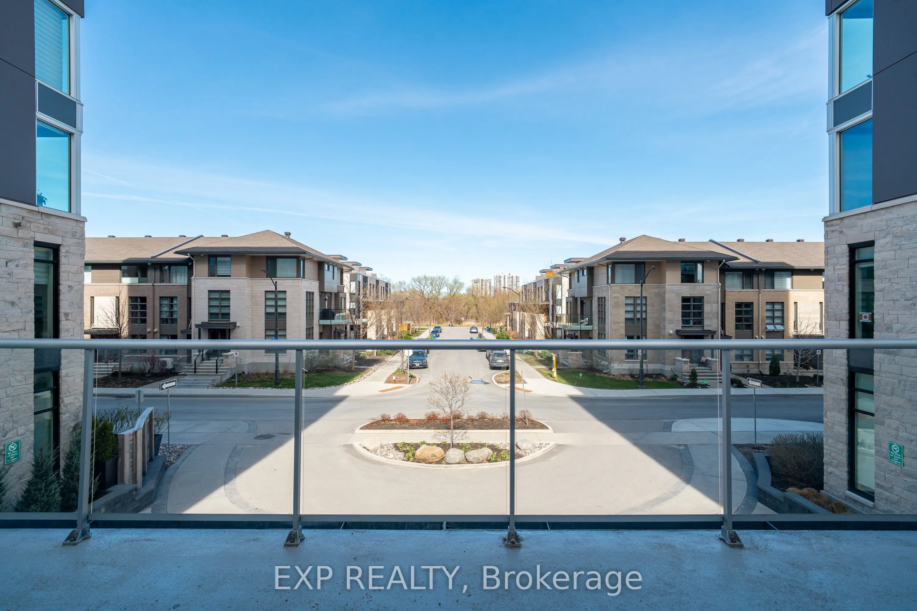 570 De Mazenod Avenue, #209