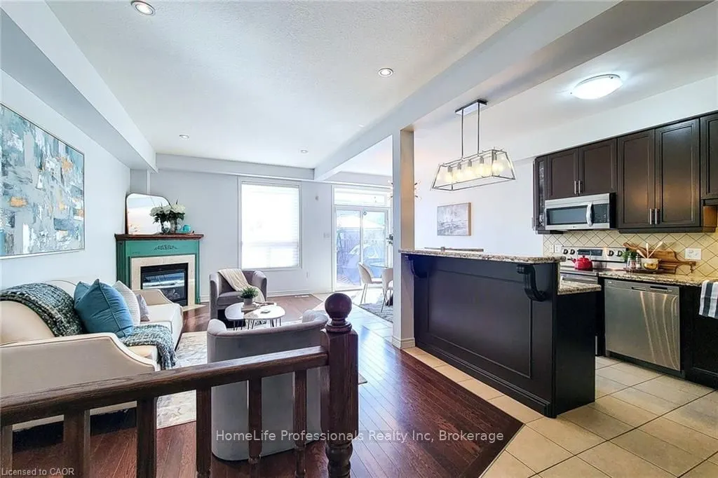 33 Marina Point Crescent