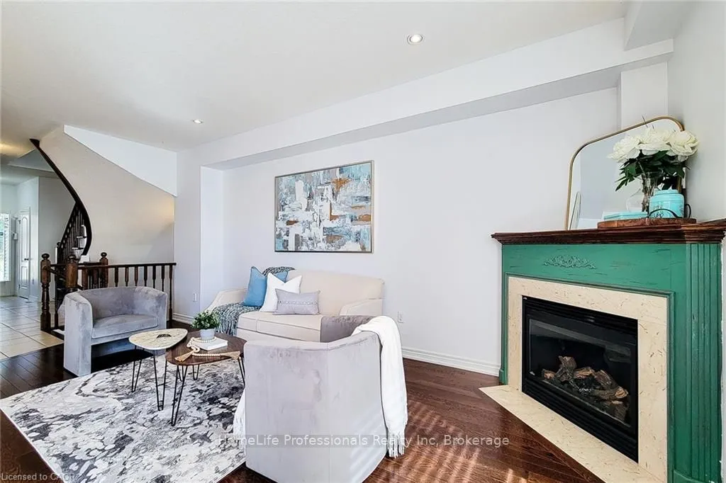 33 Marina Point Crescent