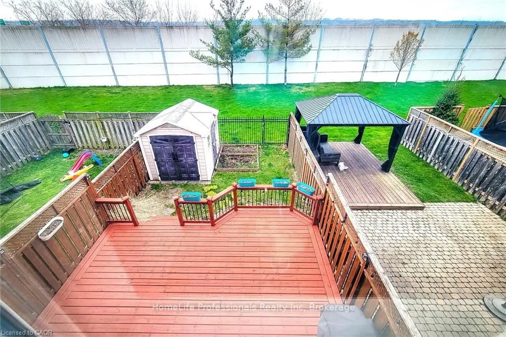 33 Marina Point Crescent
