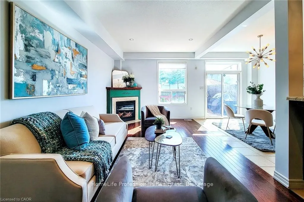 33 Marina Point Crescent
