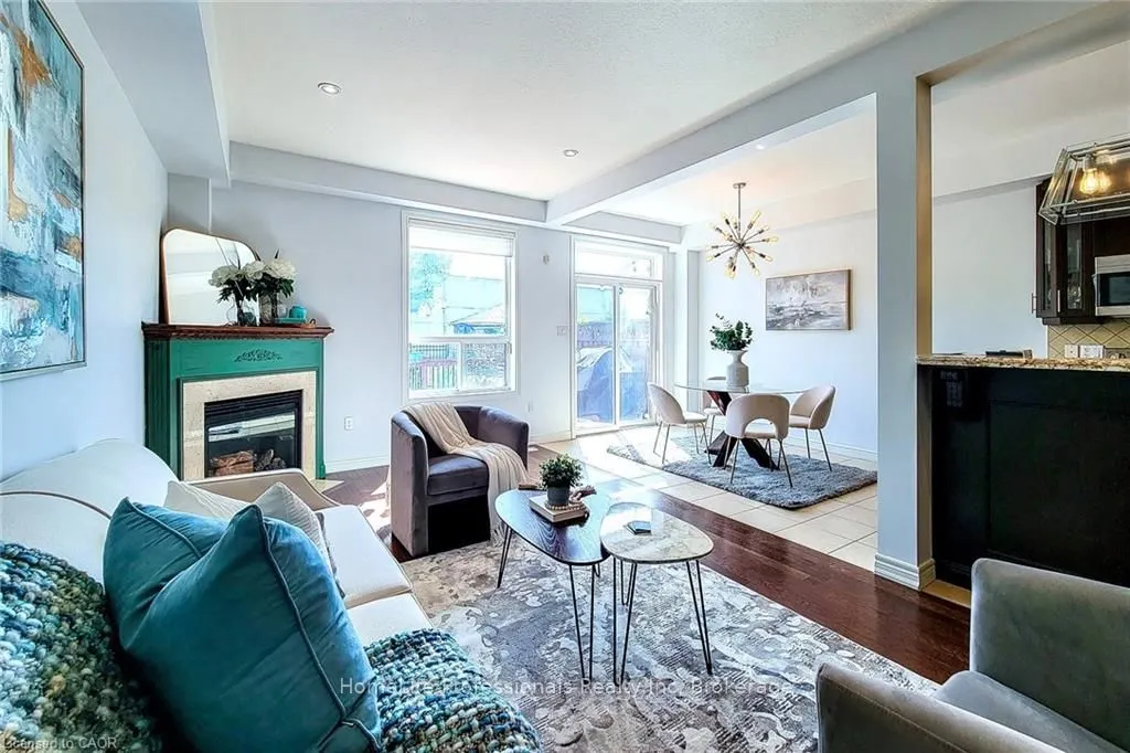 33 Marina Point Crescent