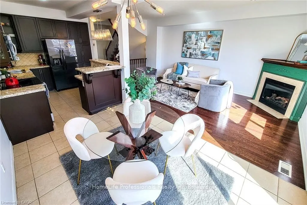 33 Marina Point Crescent