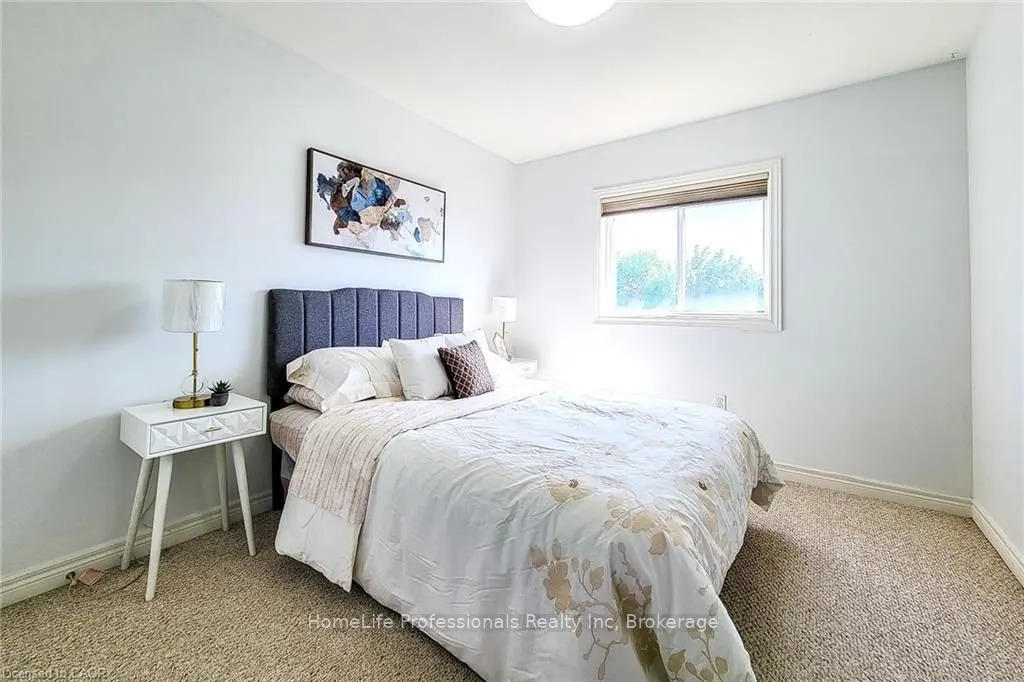 33 Marina Point Crescent