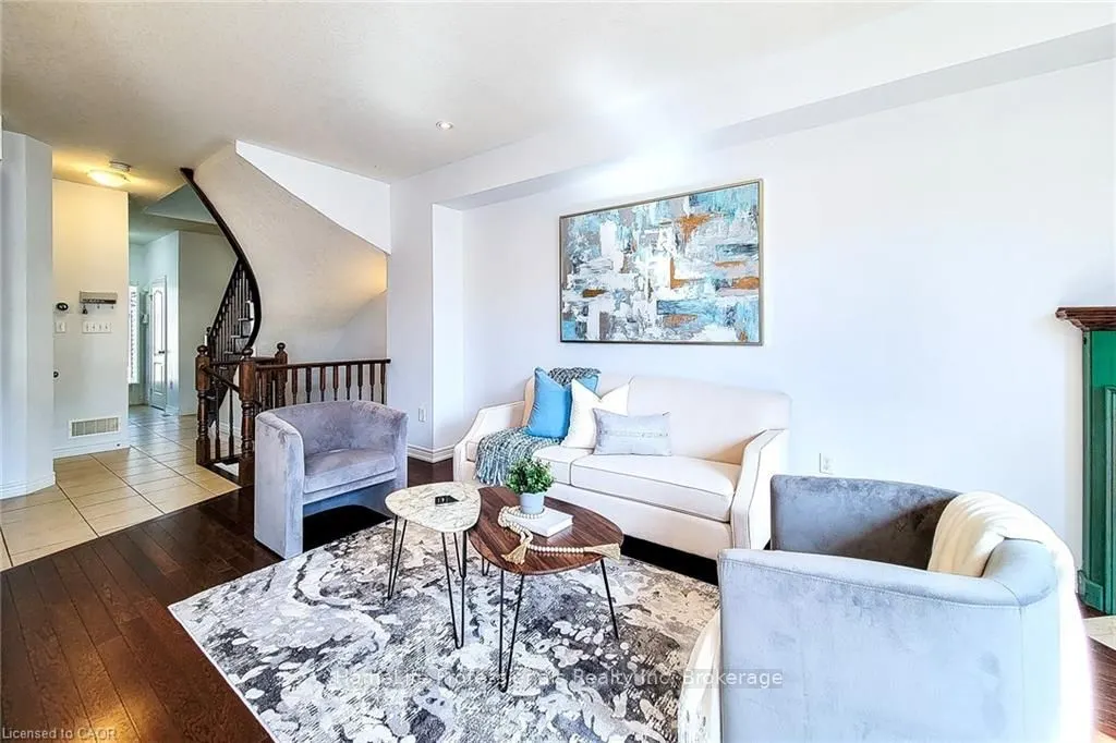 33 Marina Point Crescent