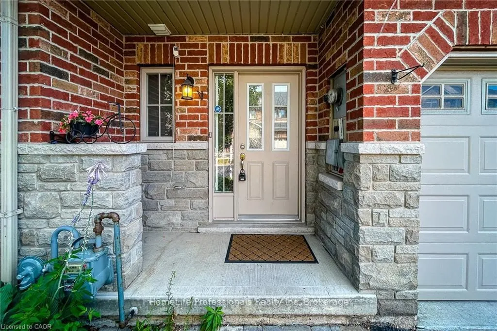 33 Marina Point Crescent