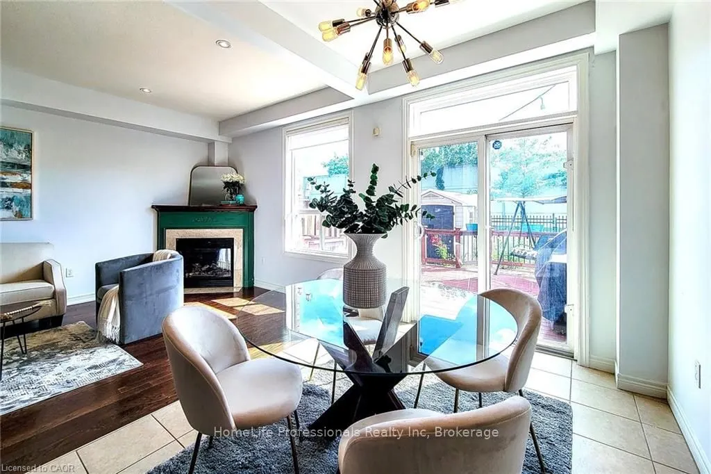 33 Marina Point Crescent