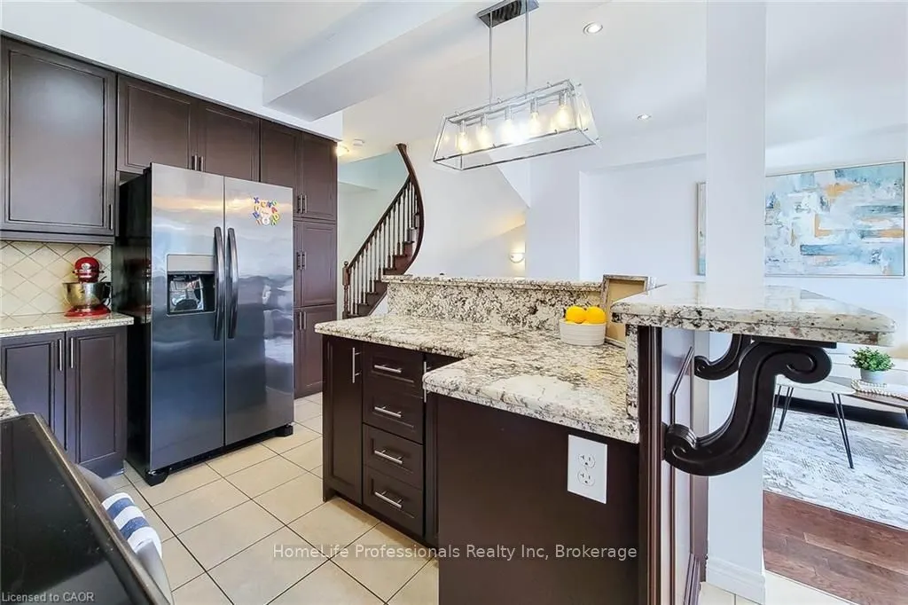 33 Marina Point Crescent