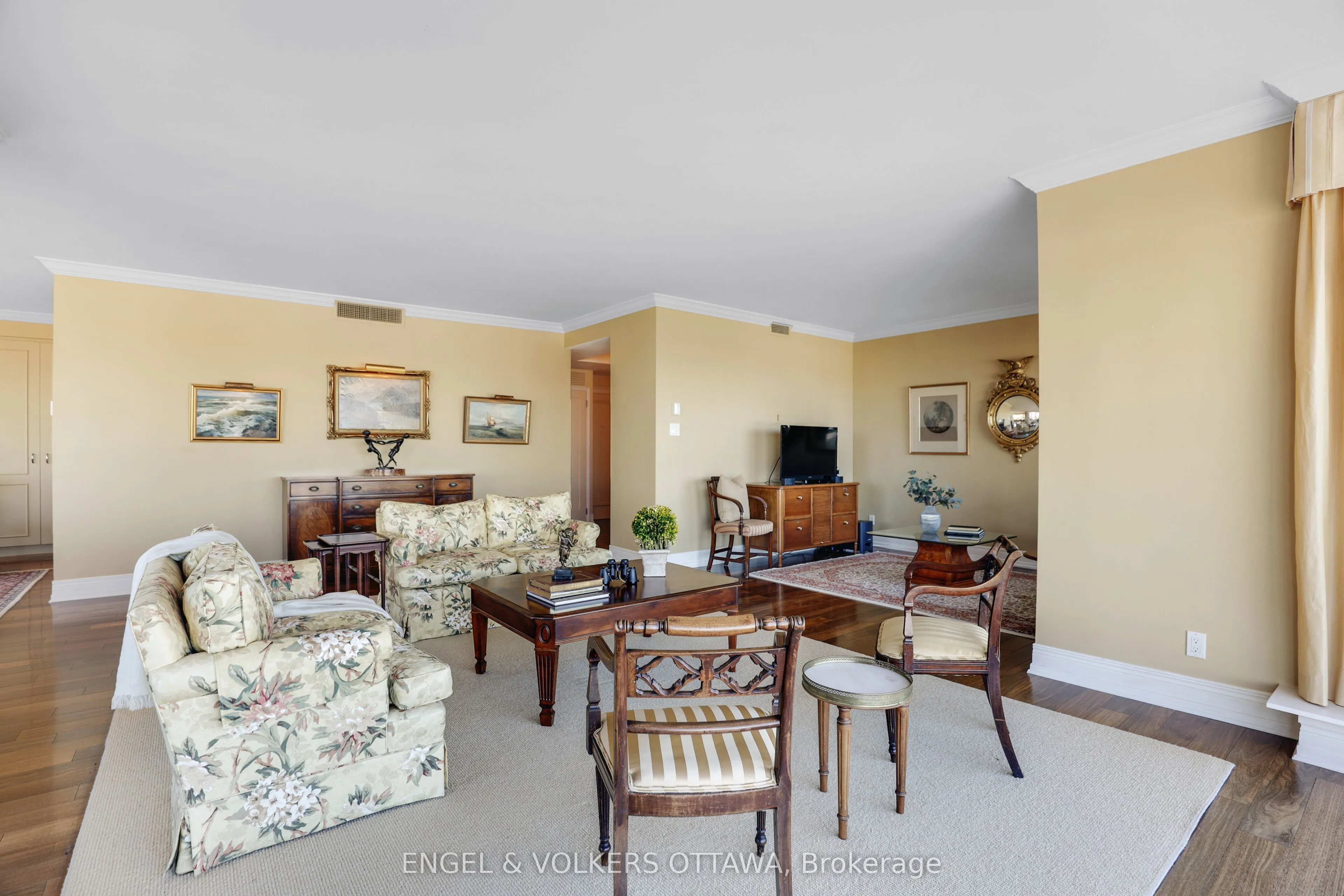 40 Boteler Street, #503