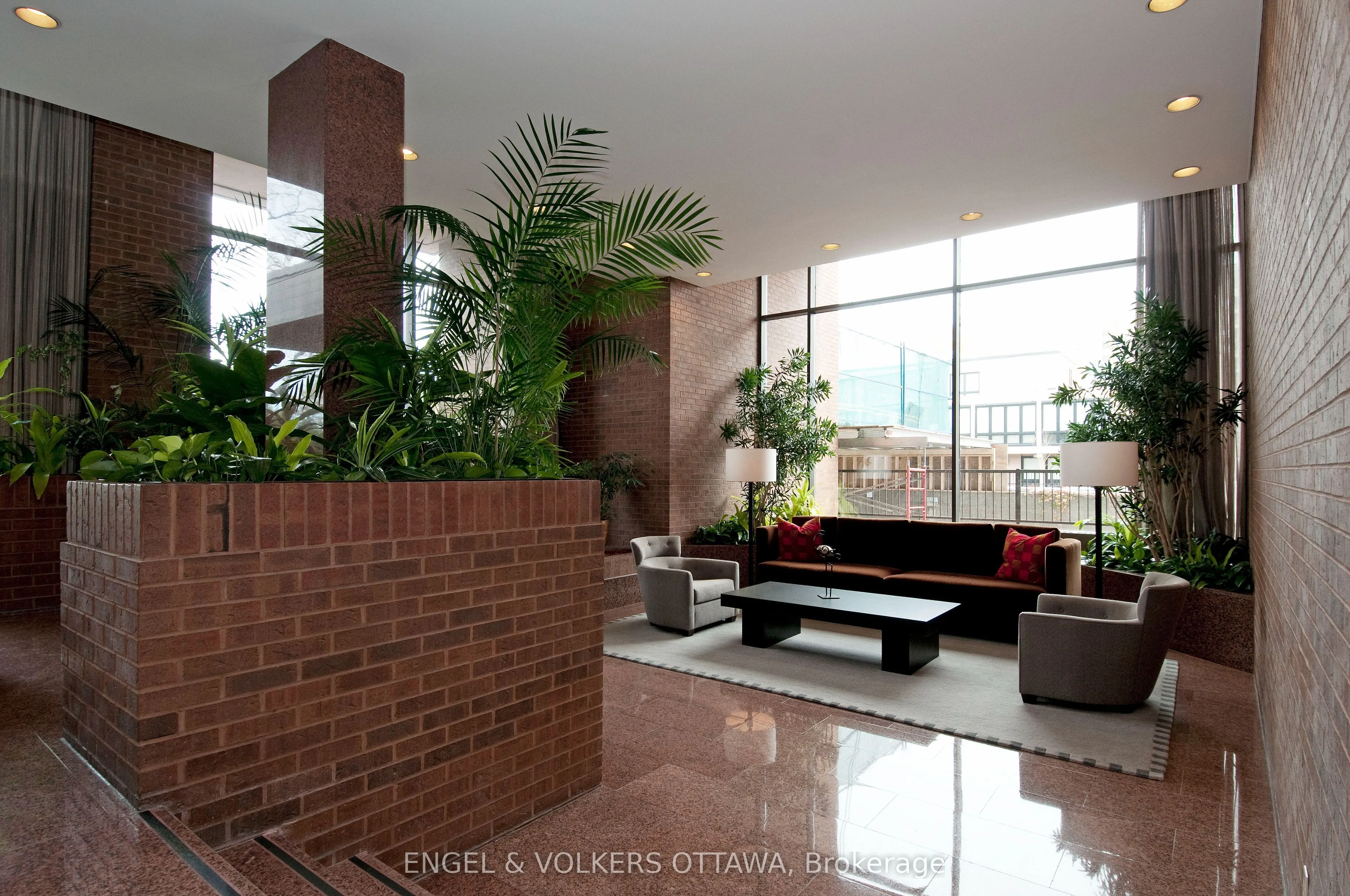 40 Boteler Street, #503