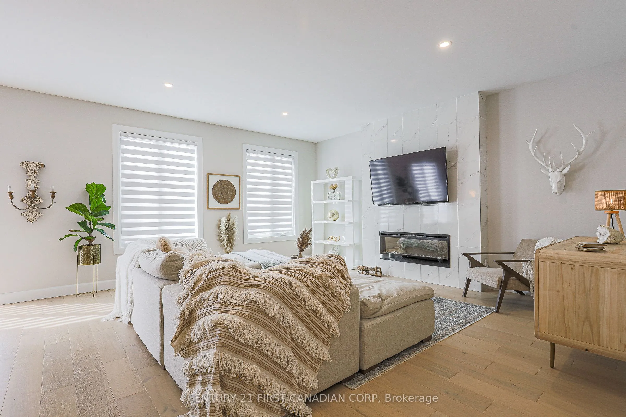 3436 EMILYCARR Lane