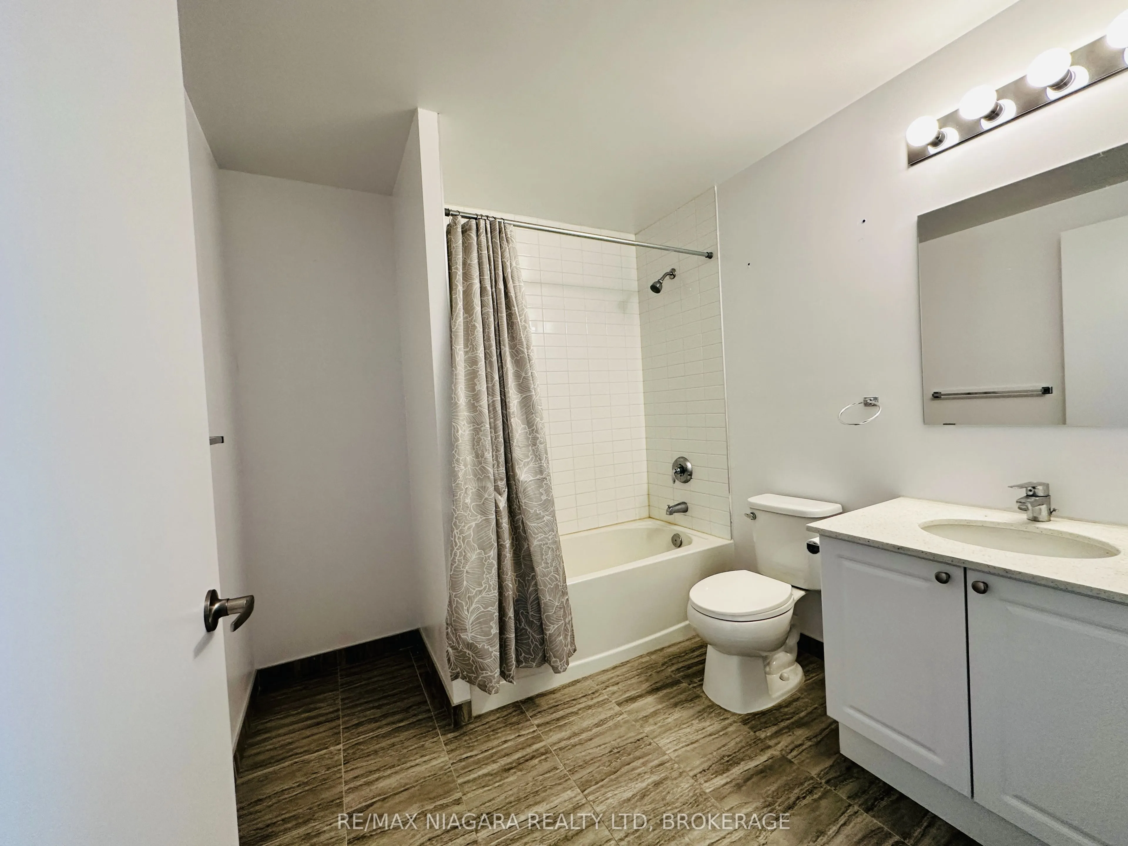 7711 GREEN VISTA Gate, #405