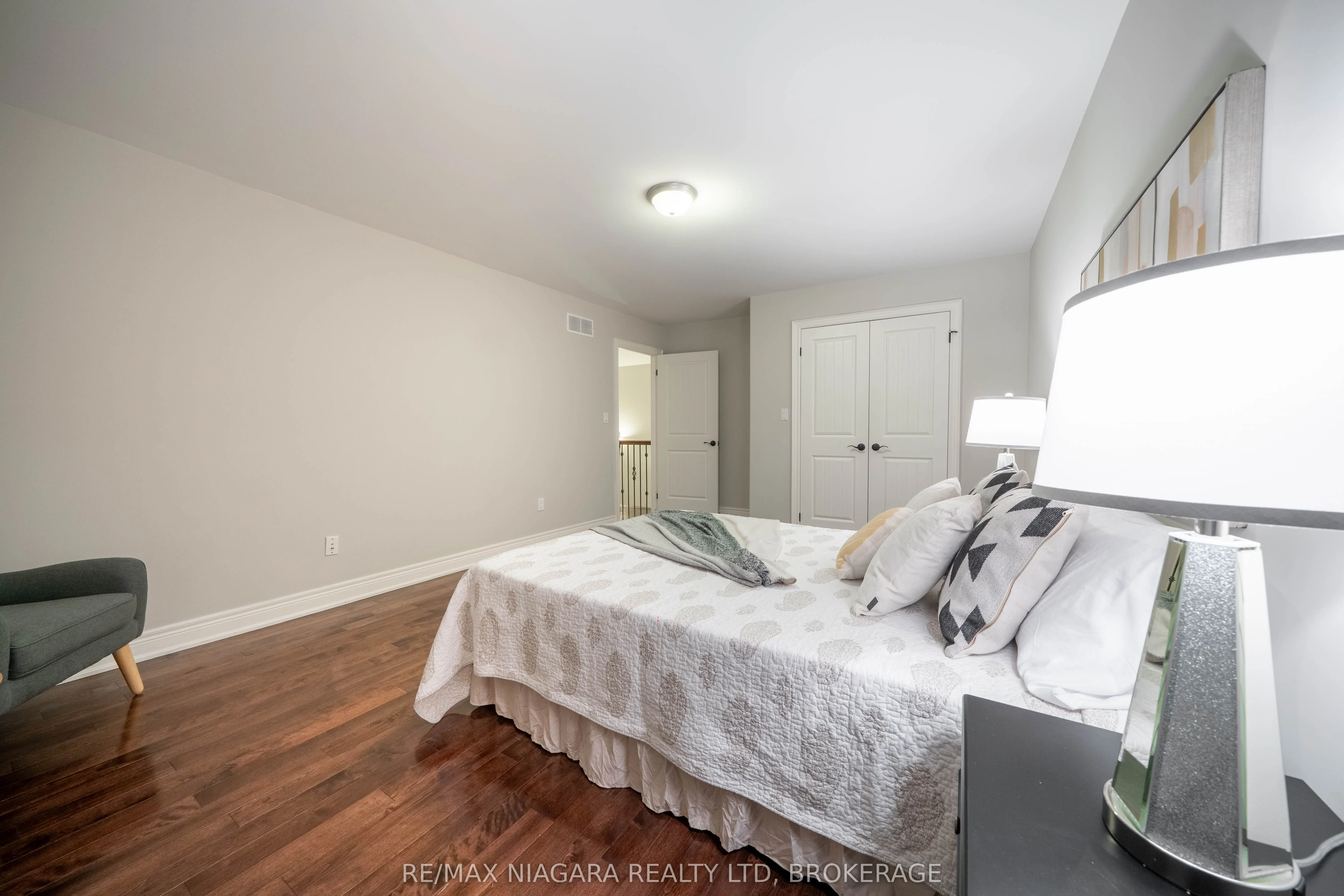 9128 TAPESTRY Court