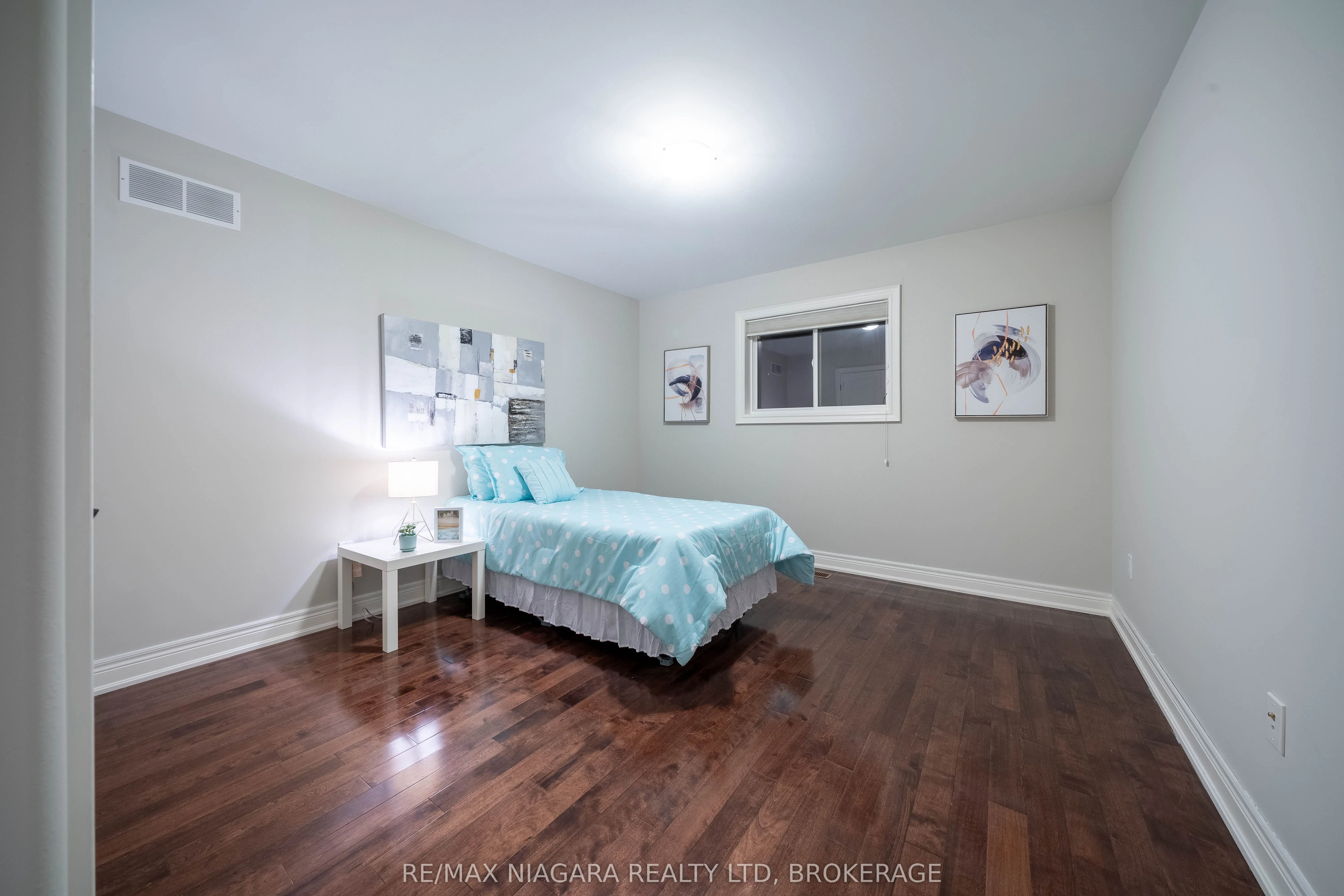 9128 TAPESTRY Court