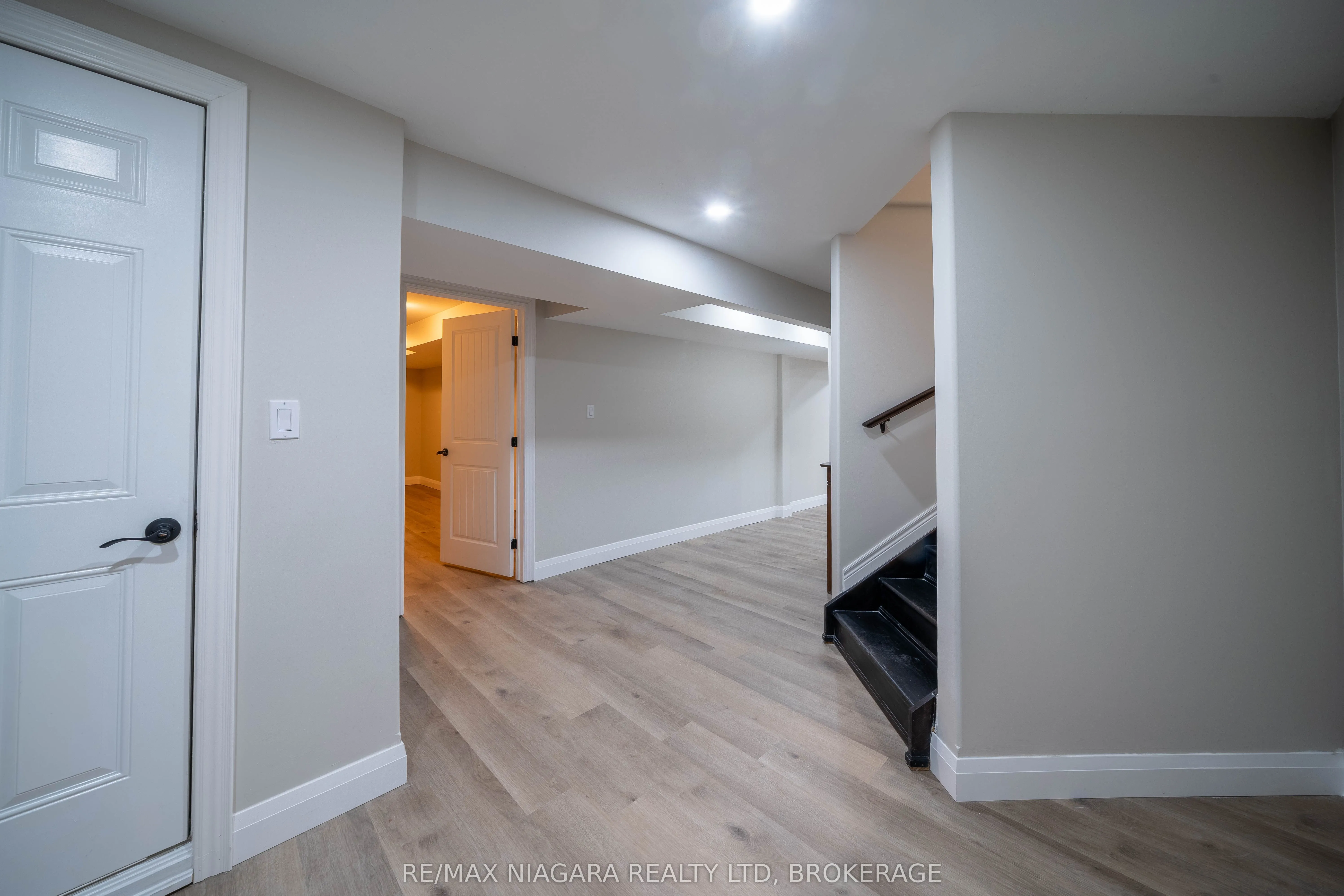 9128 TAPESTRY Court