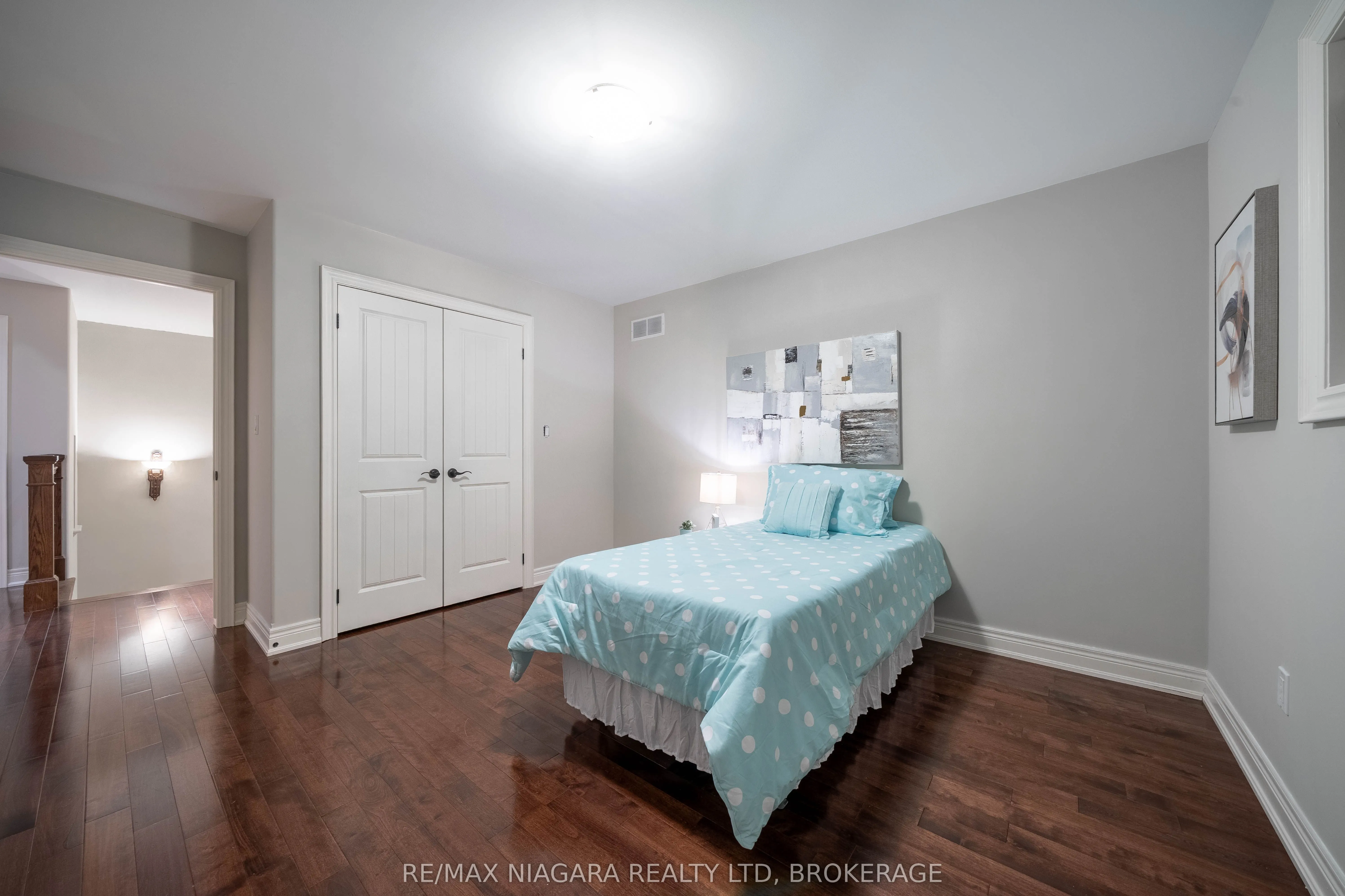 9128 TAPESTRY Court