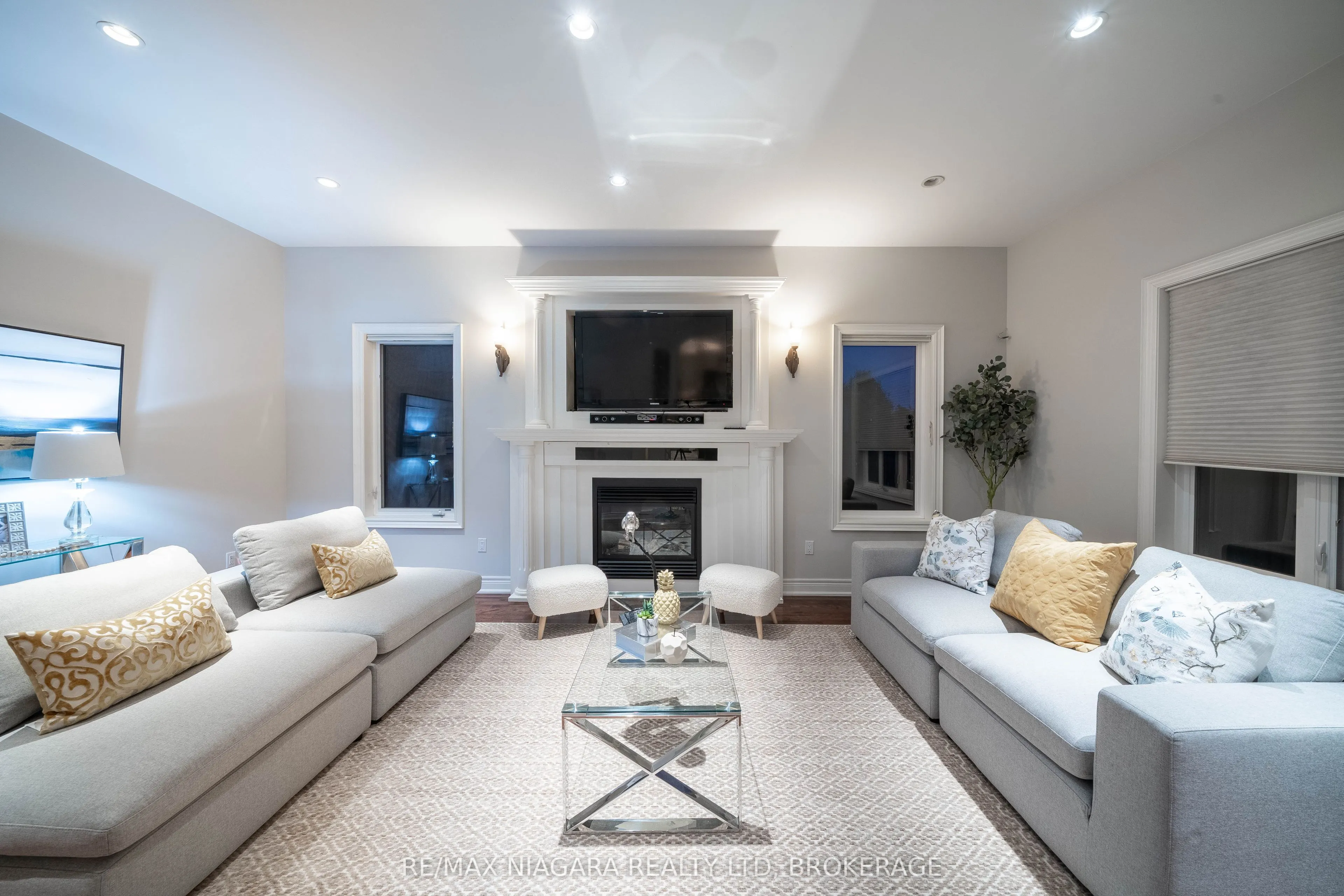 9128 TAPESTRY Court