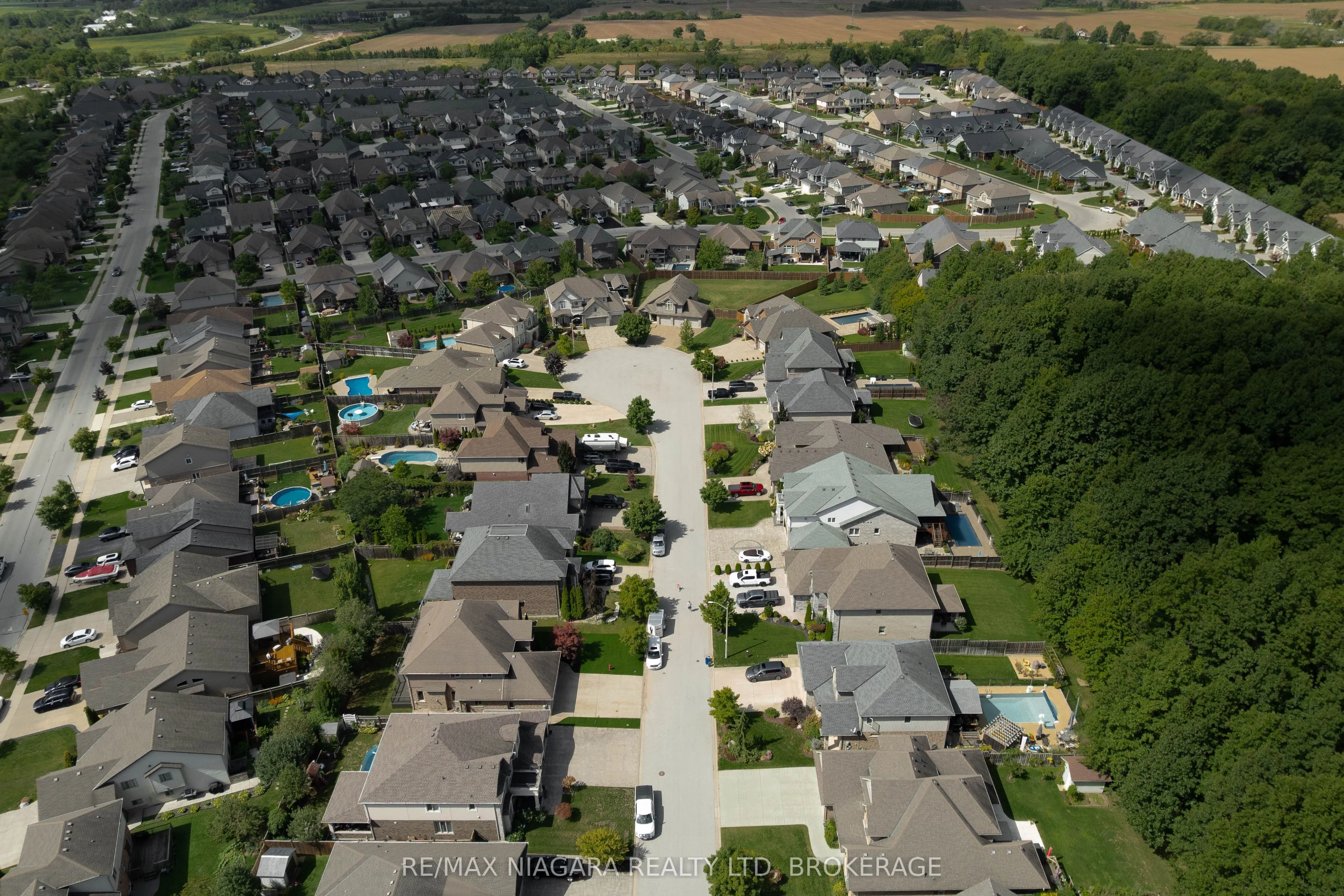 9128 TAPESTRY Court
