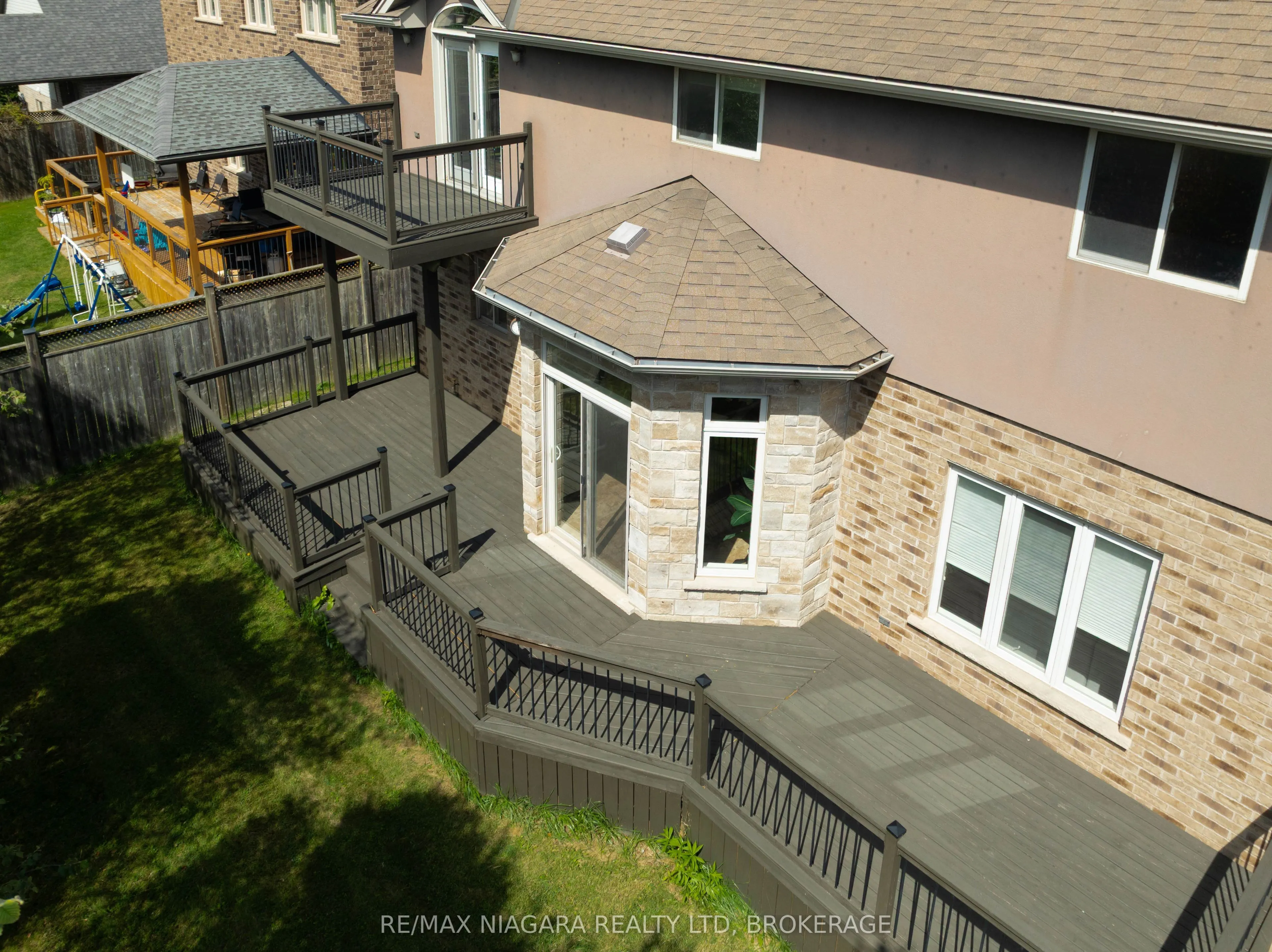 9128 TAPESTRY Court