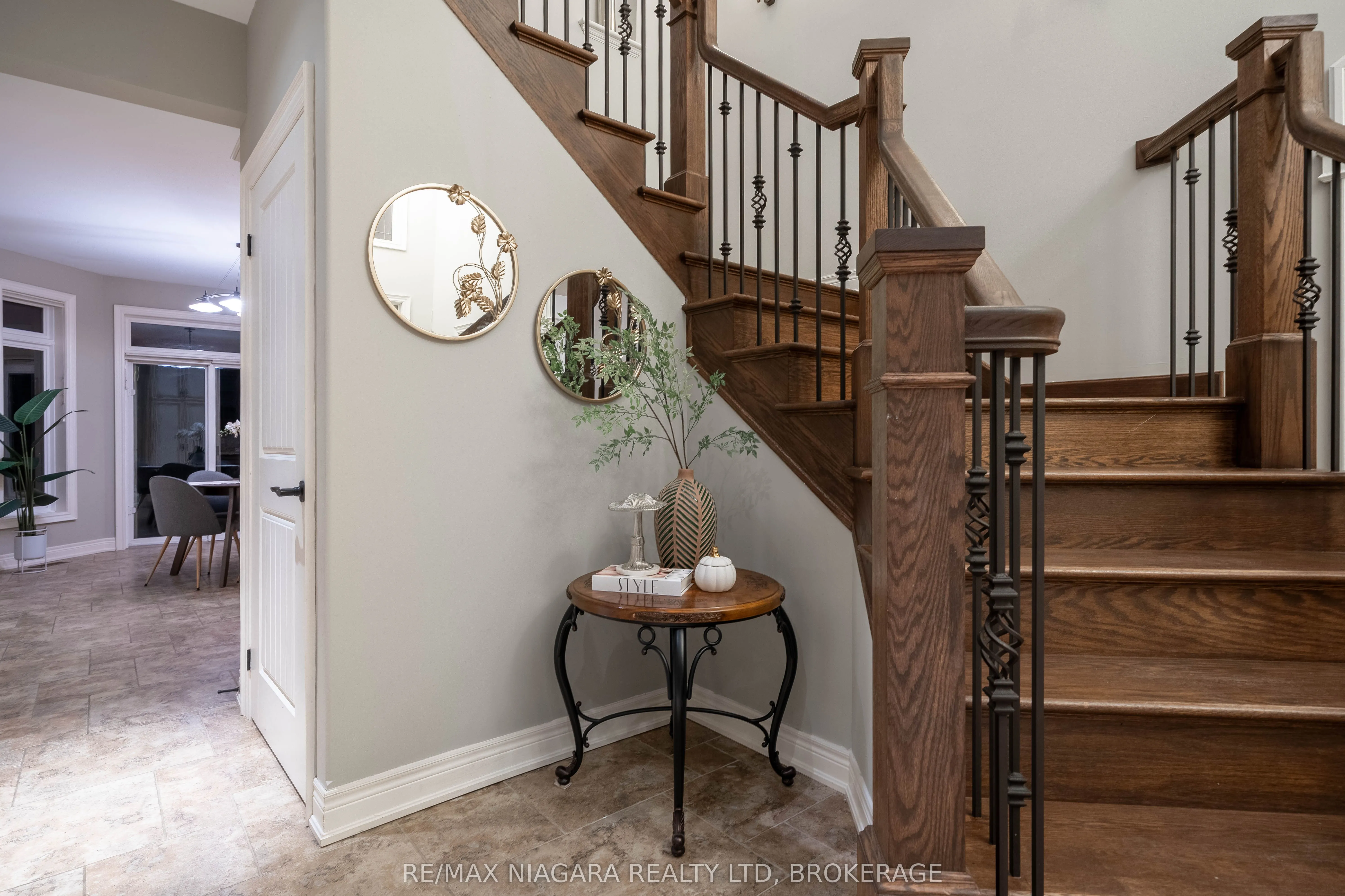 9128 TAPESTRY Court