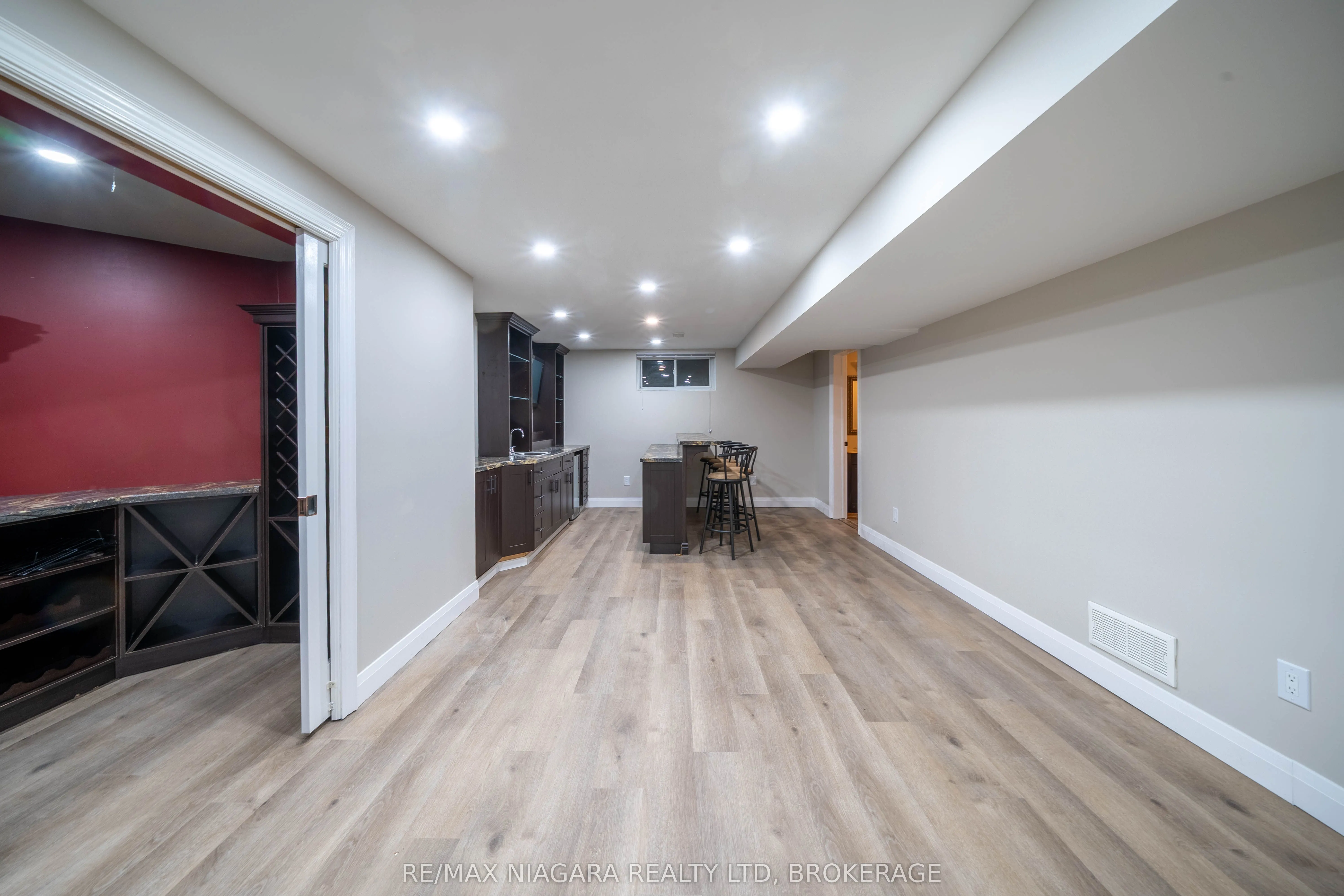 9128 TAPESTRY Court