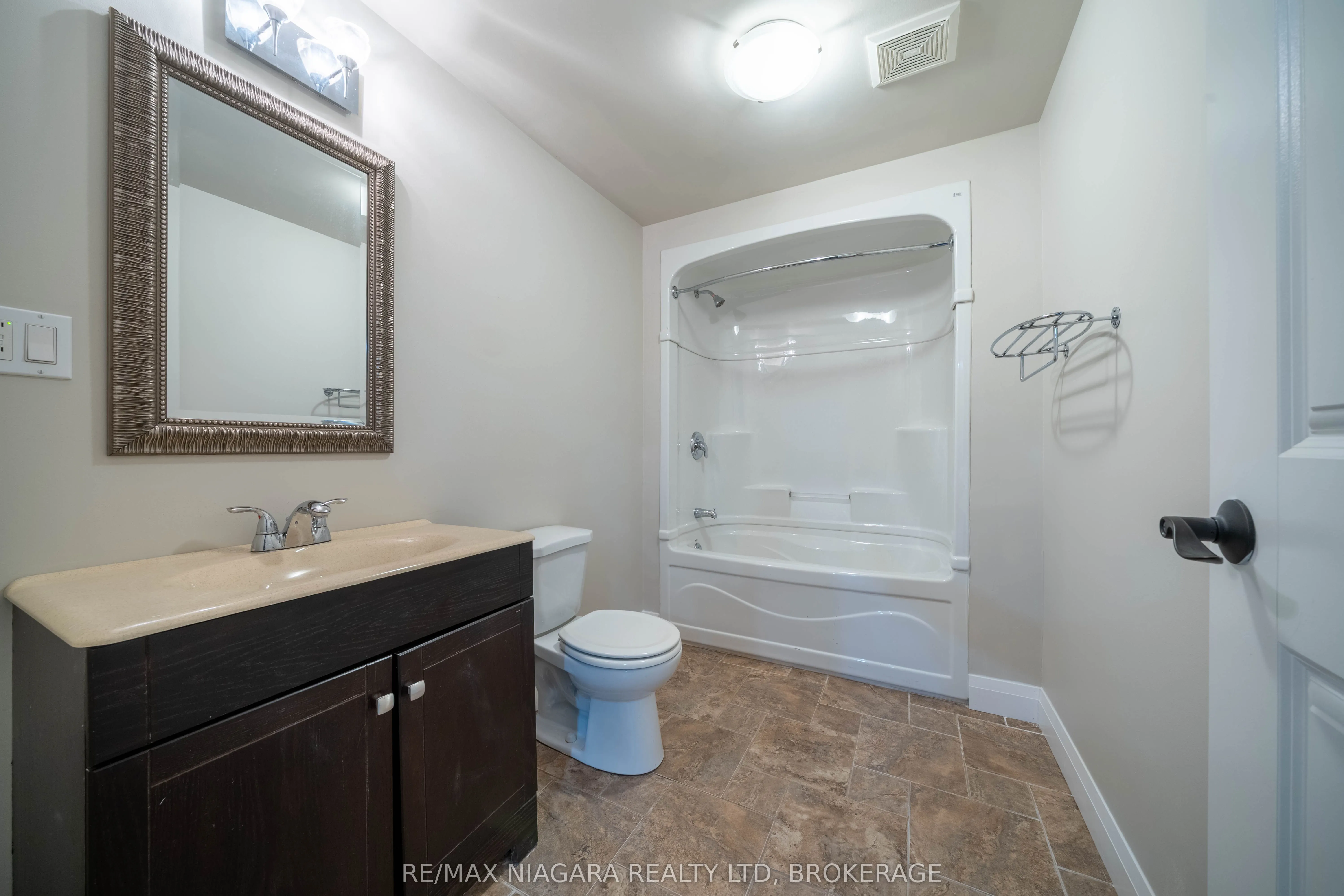 9128 TAPESTRY Court