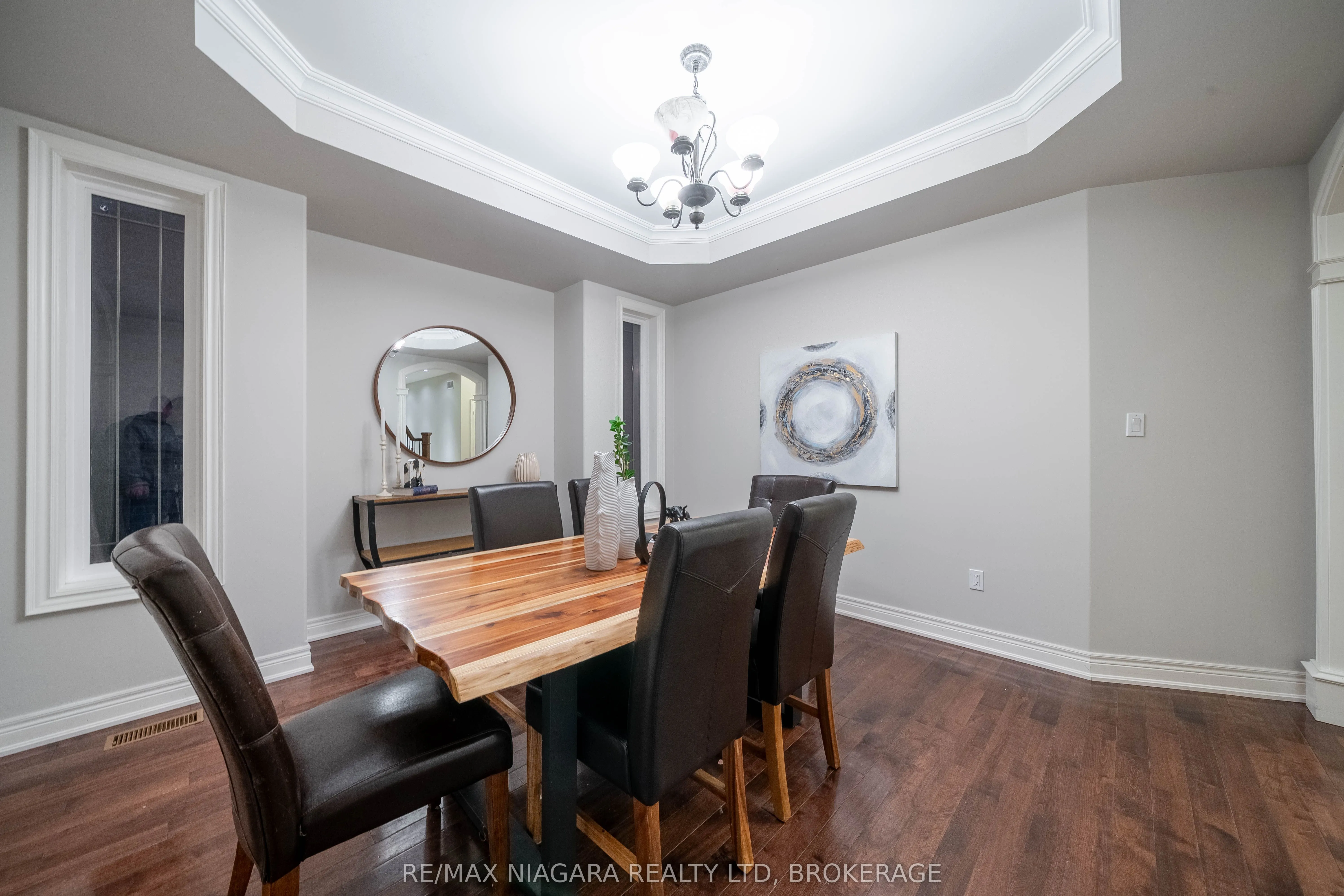 9128 TAPESTRY Court