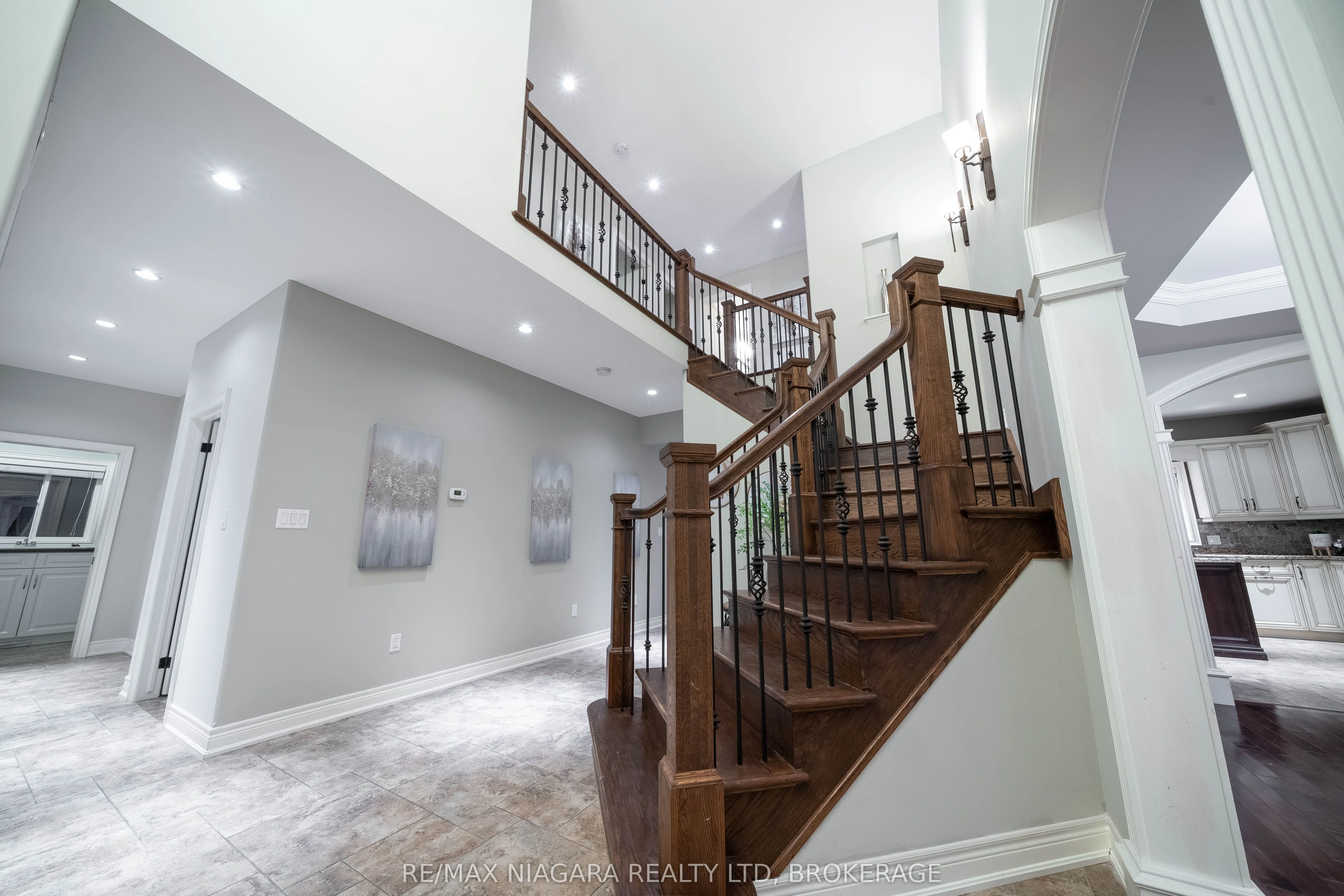 9128 TAPESTRY Court