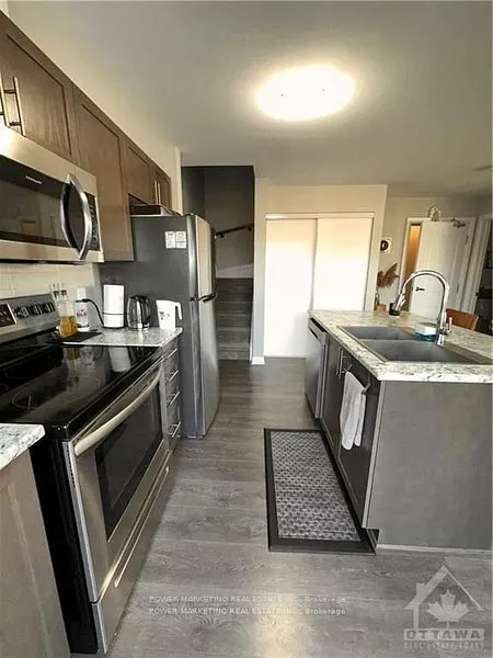 704 AMBERWING Private, #704C