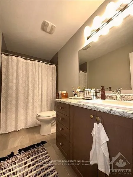 704 AMBERWING Private, #704C