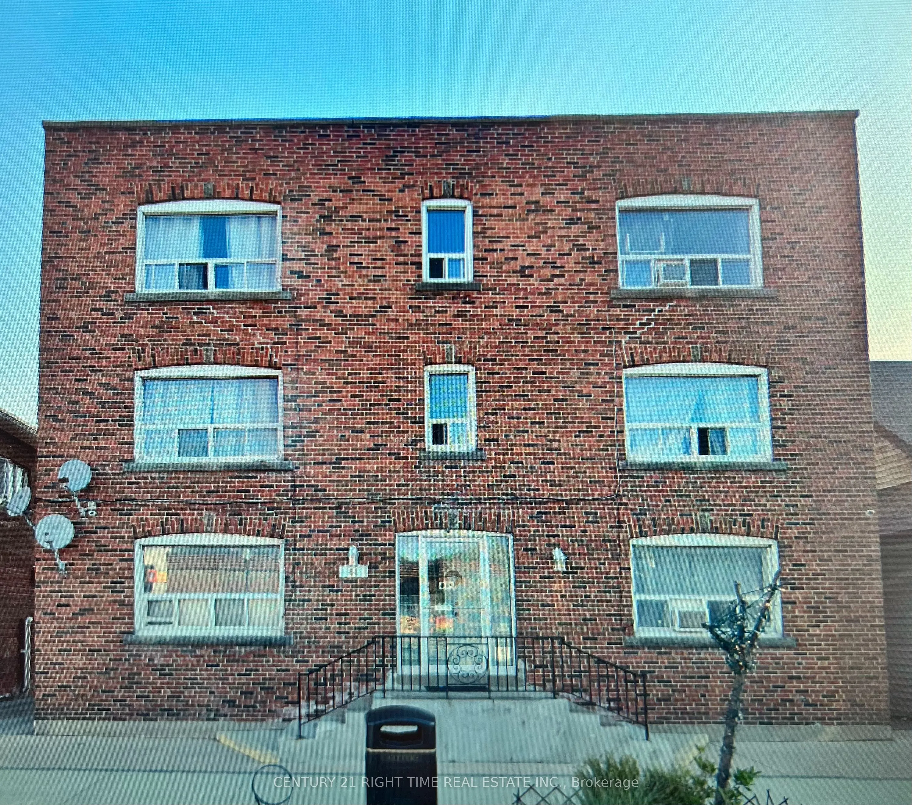 51 King Street E